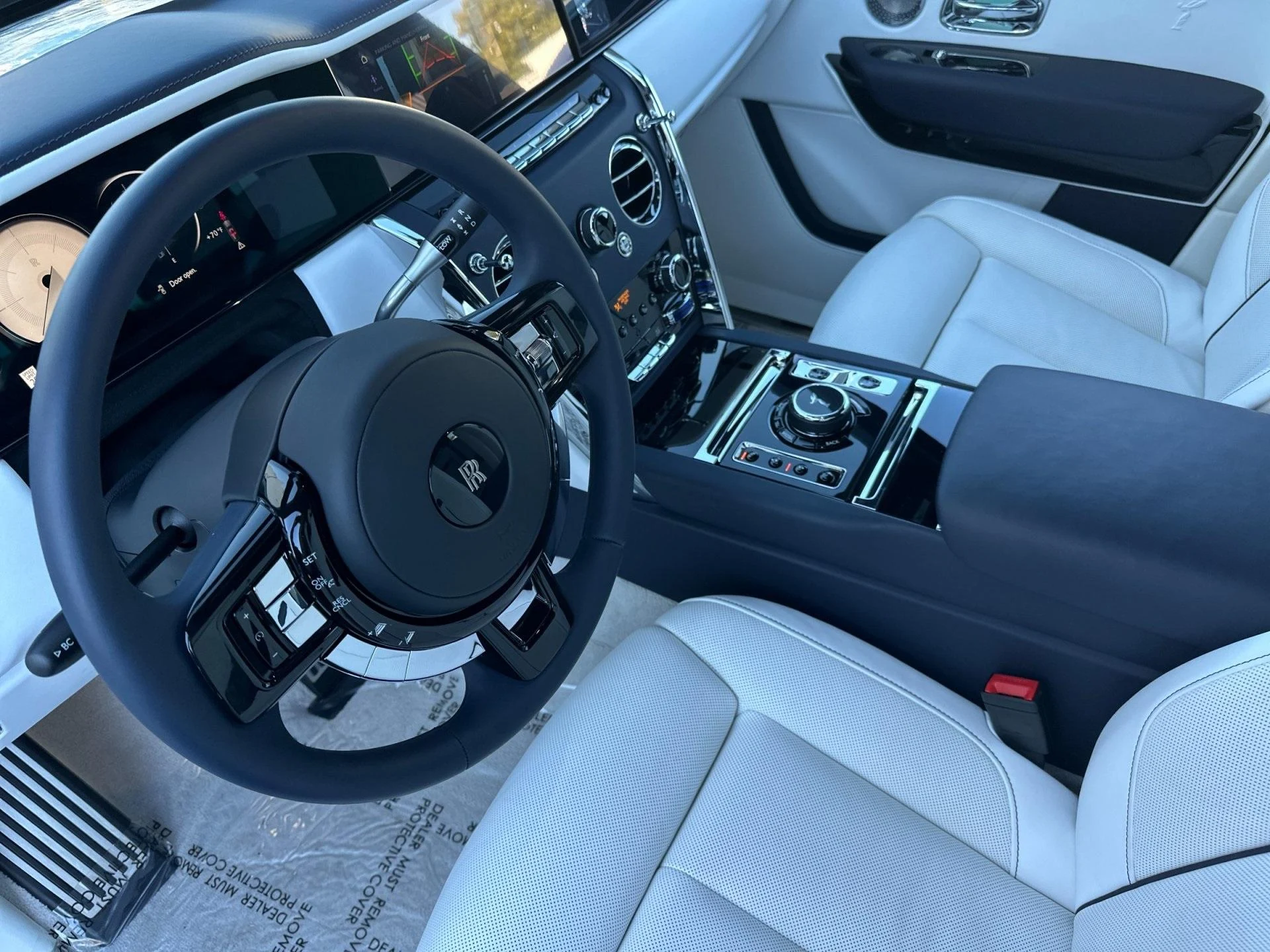 mph010_1181899364_New_2025_Rolls_Royce_Cullinan_1761746926_b6210ed548