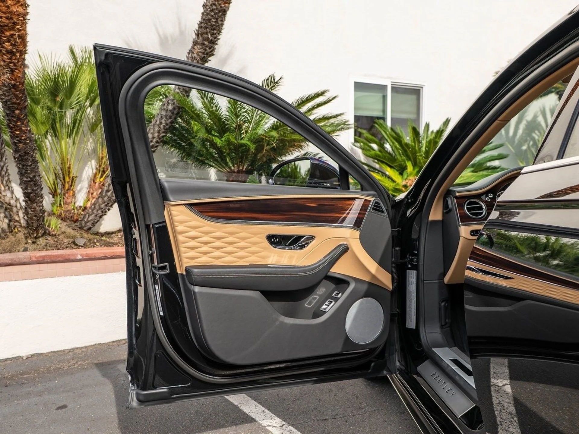 mph010_1194015587_7b235f6b5d39cec681ad55a27aff9d7cx_d3c4f5b7e9