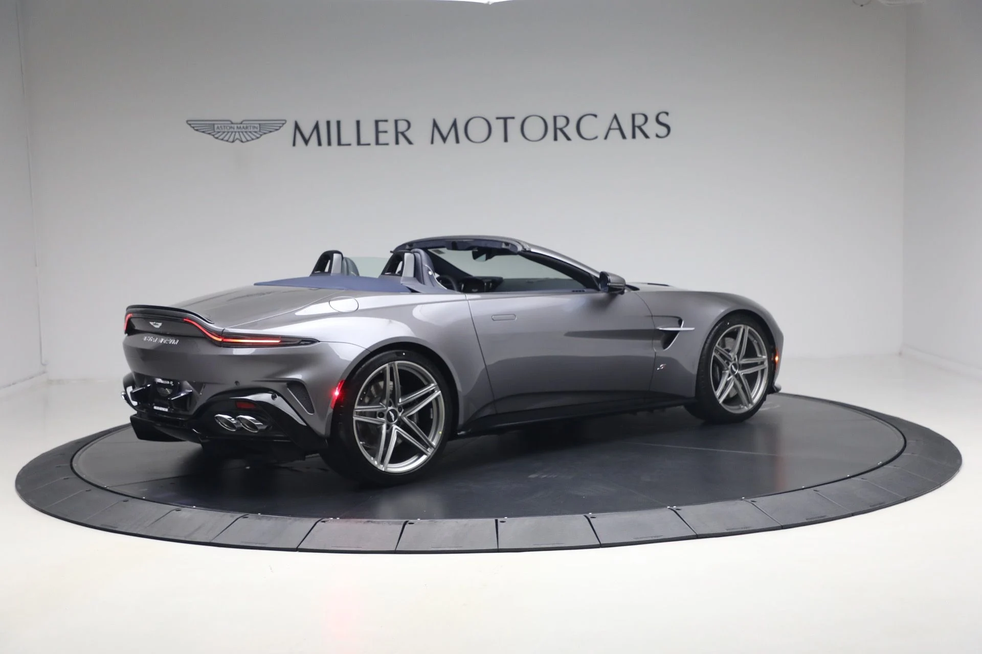 mph010_1194268701_New_2026_Aston_Martin_Vantage_S_Roadster_1786132821_d7717a6a8d