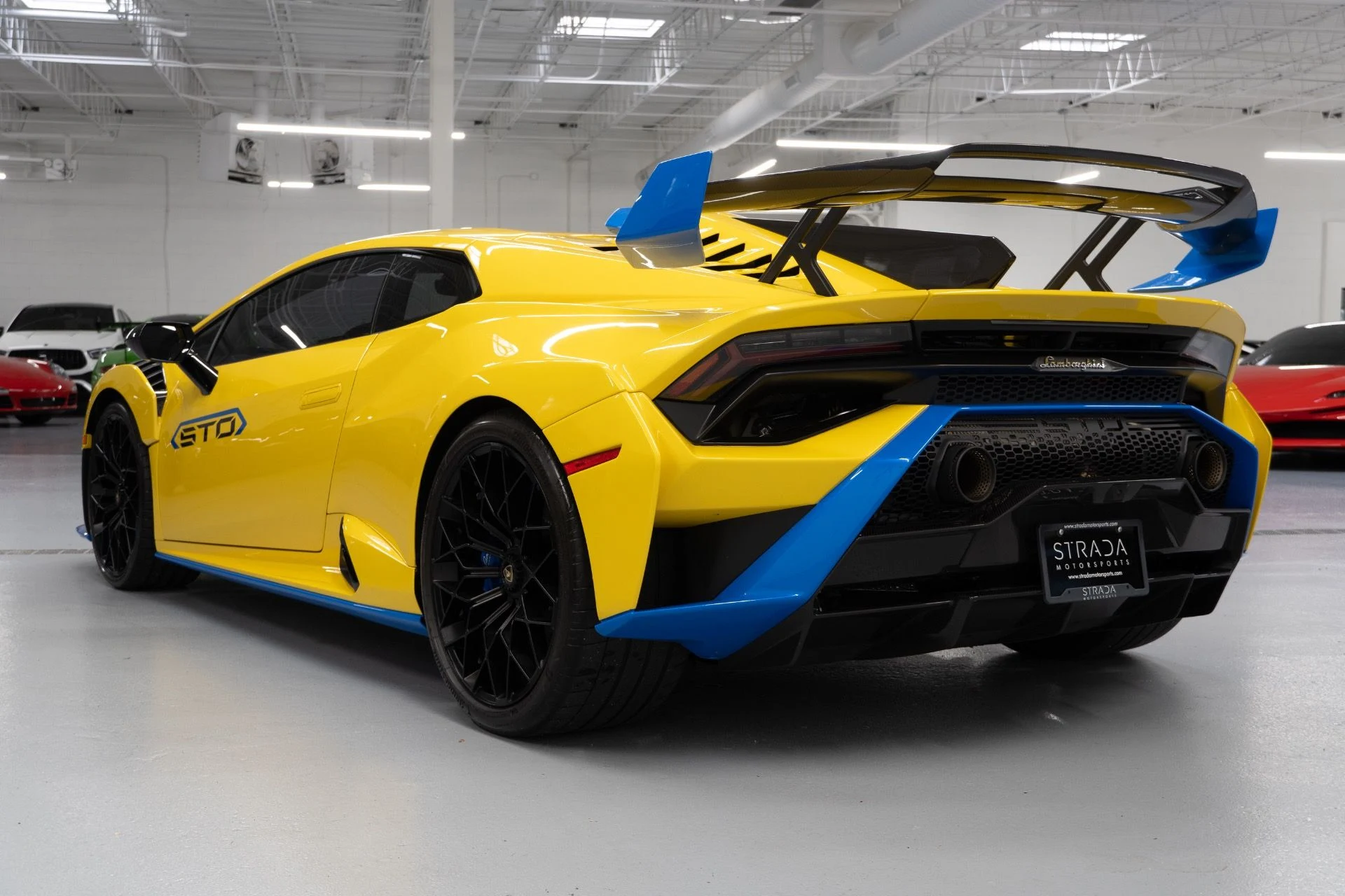 mph010_121473708_Used_2022_Lamborghini_Huracan_STO_1733941664_6d13f6084c