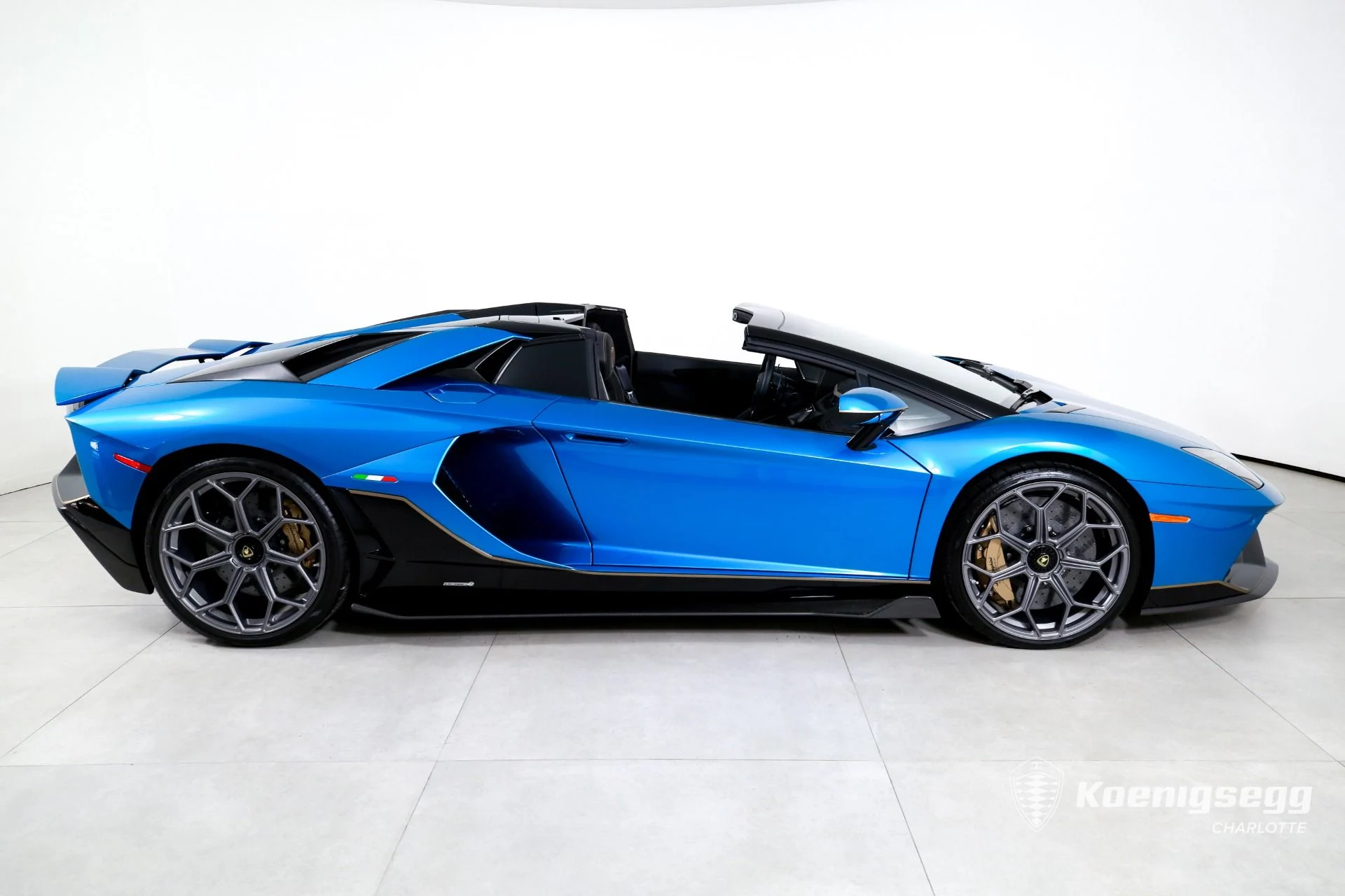 mph010_1215432383_Used_2022_Lamborghini_Aventador_LP_780_4_Ultimae_1774640030_ced8ef452c