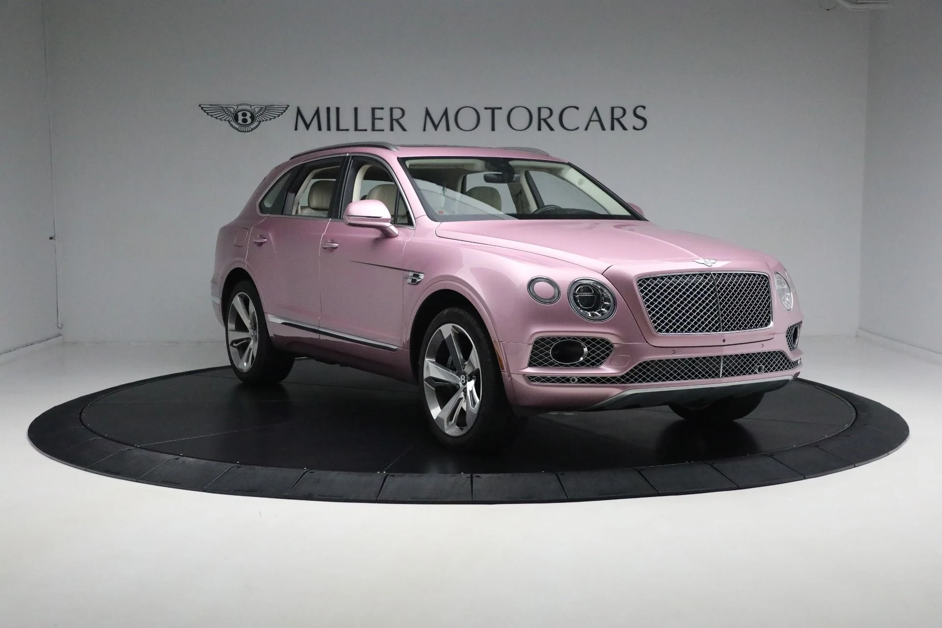 mph010_1215550807_Used_2019_Bentley_Bentayga_V8_1721831801_4845175e35