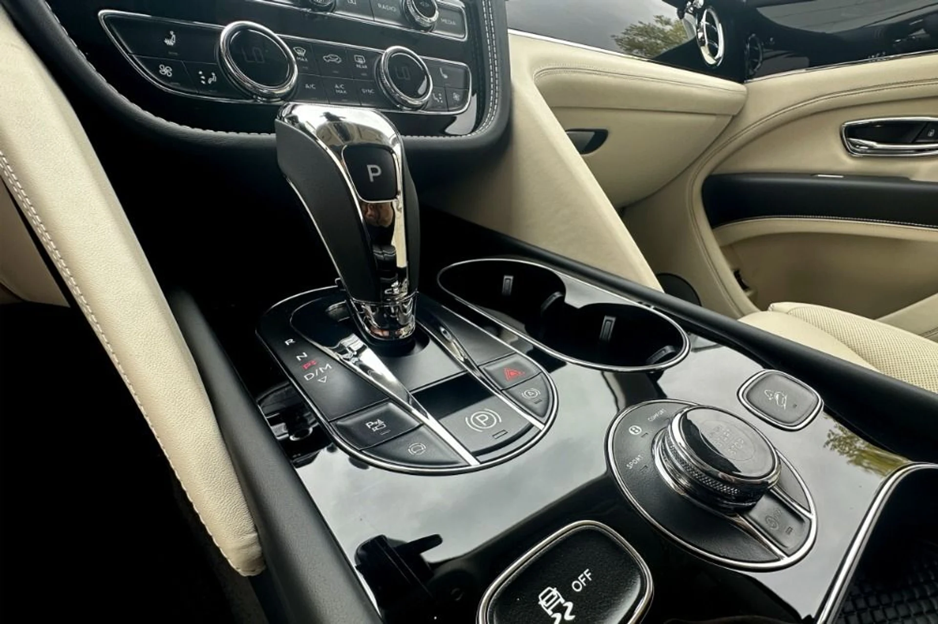 mph010_1221555348_New_2026_Bentley_Bentayga_1777900453_e1a076c58c