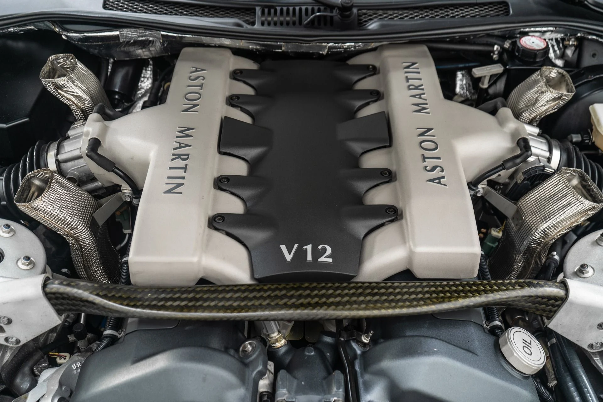 mph010_1237733619_Used_2003_Aston_Martin_VANQUISH_1754320407_b5165eae48