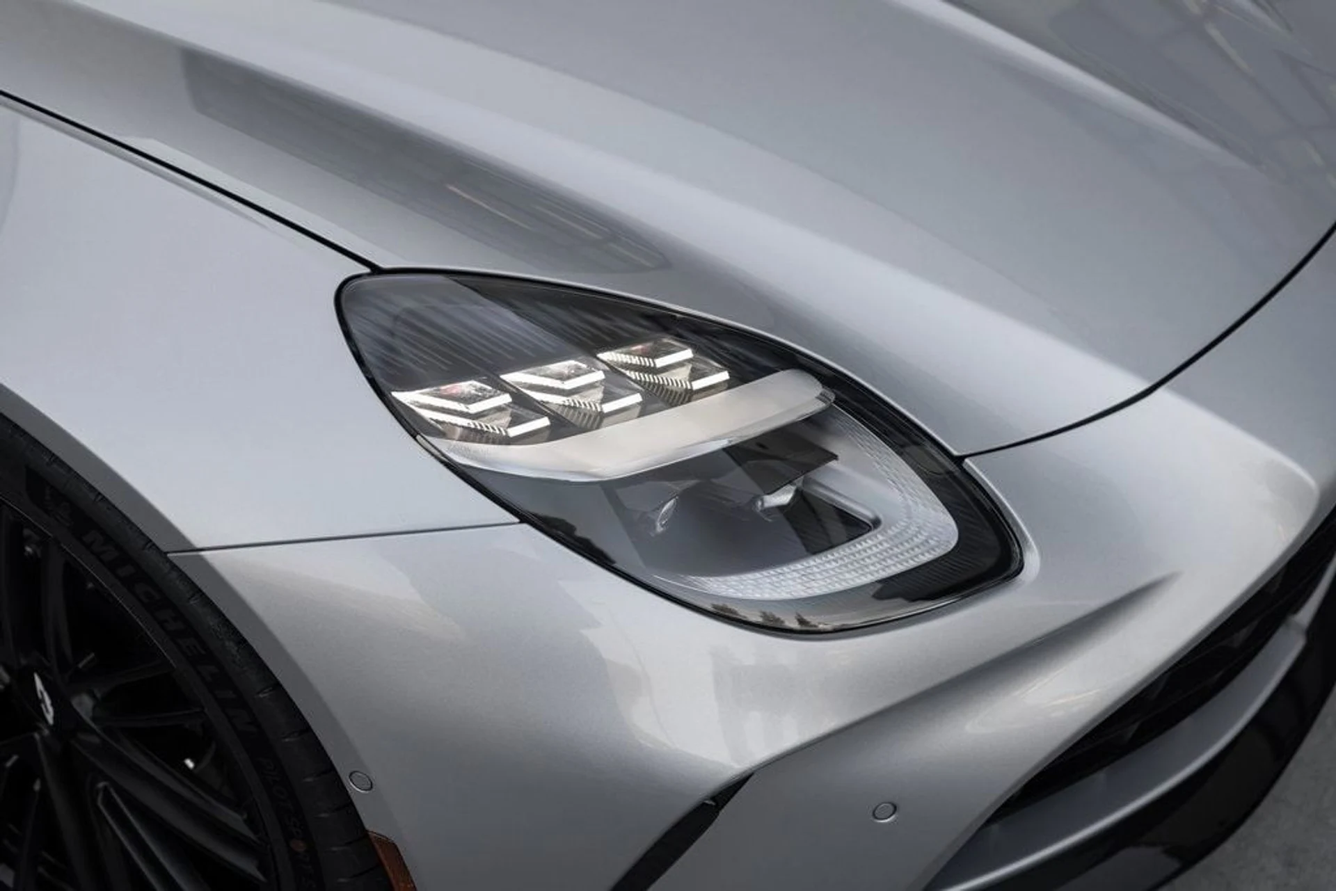 mph010_124464808_4ca5844d4d01e8cc24a0eb3a0910f013x_b053a41f1e