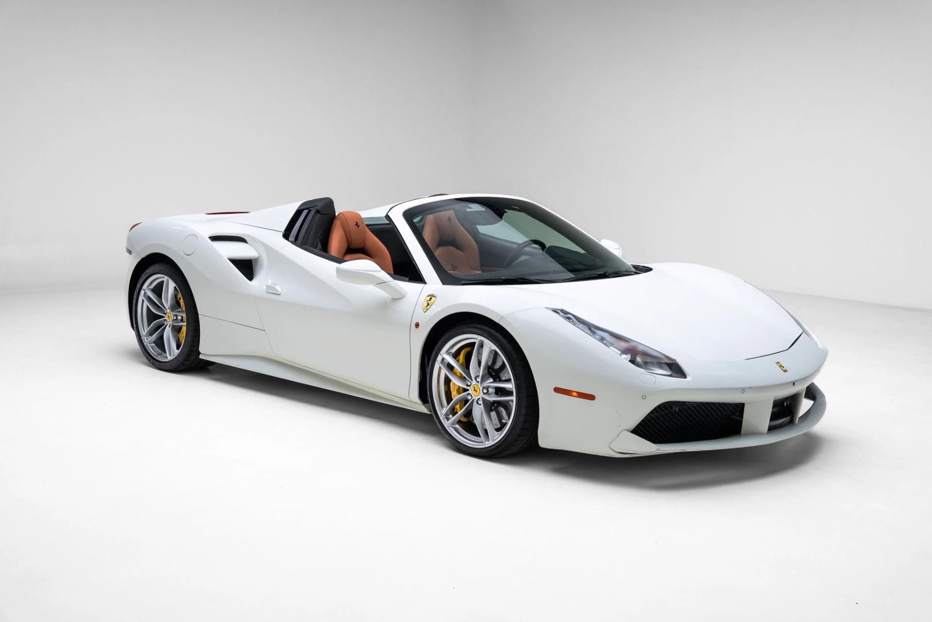 mph010_1245274891_Used_2018_Ferrari_488_Spider_1774383951_c889ae8a71