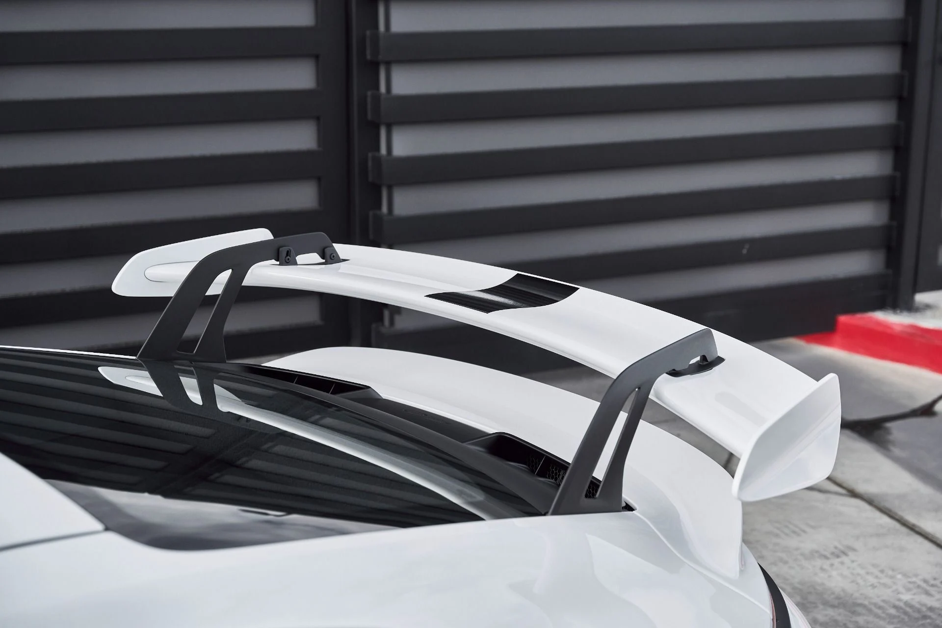 mph010_1247441717_Used_2025_Porsche_911_GT_3_1766797579_57b626f3ea