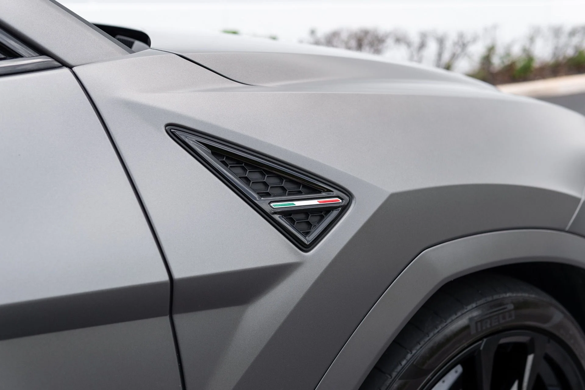 mph010_1248904517_Used_2022_Lamborghini_Urus_1773951394_f4a7094304