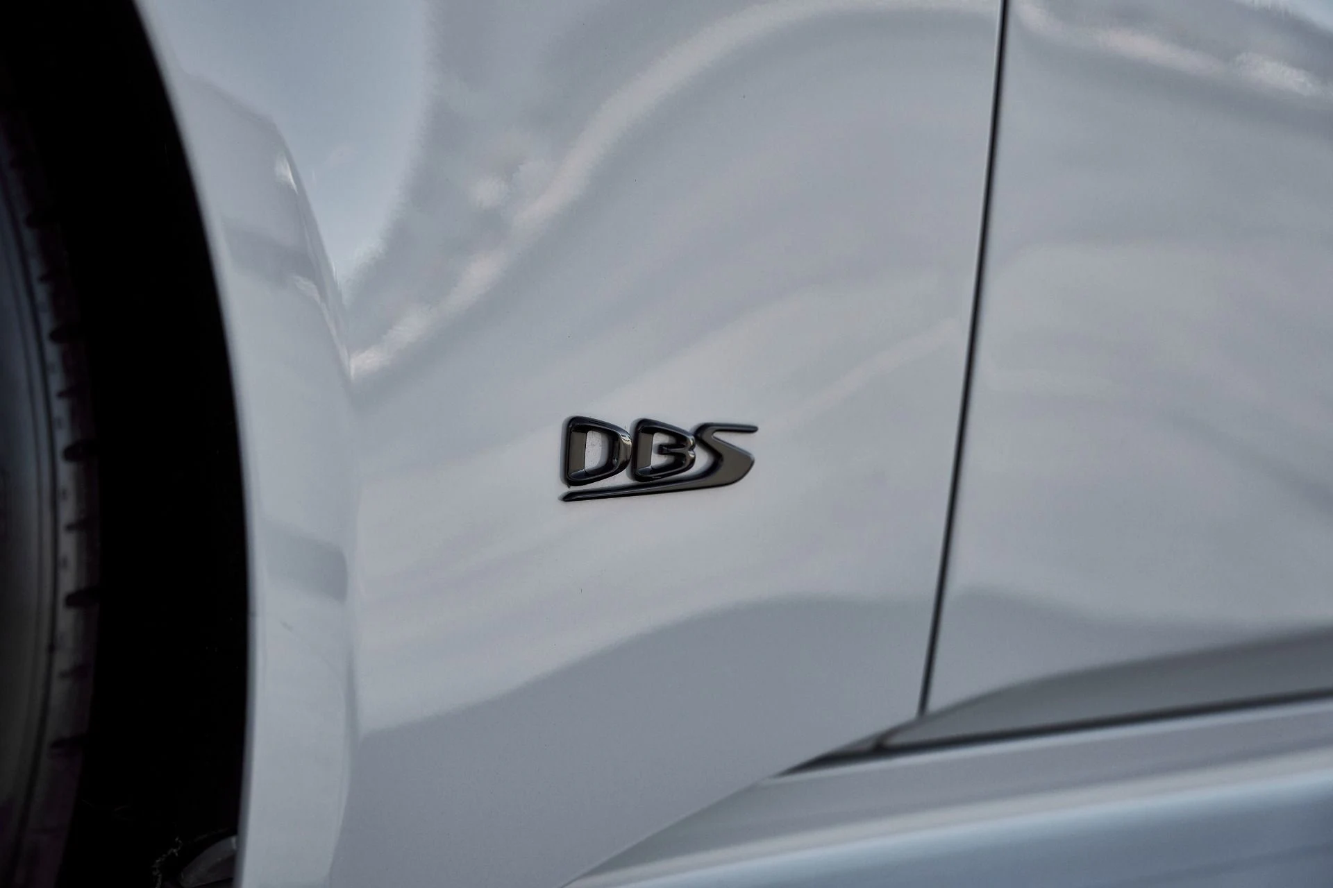 mph010_1249535668_Used_2023_Aston_Martin_DBS_Volante_1770513047_48366d8936