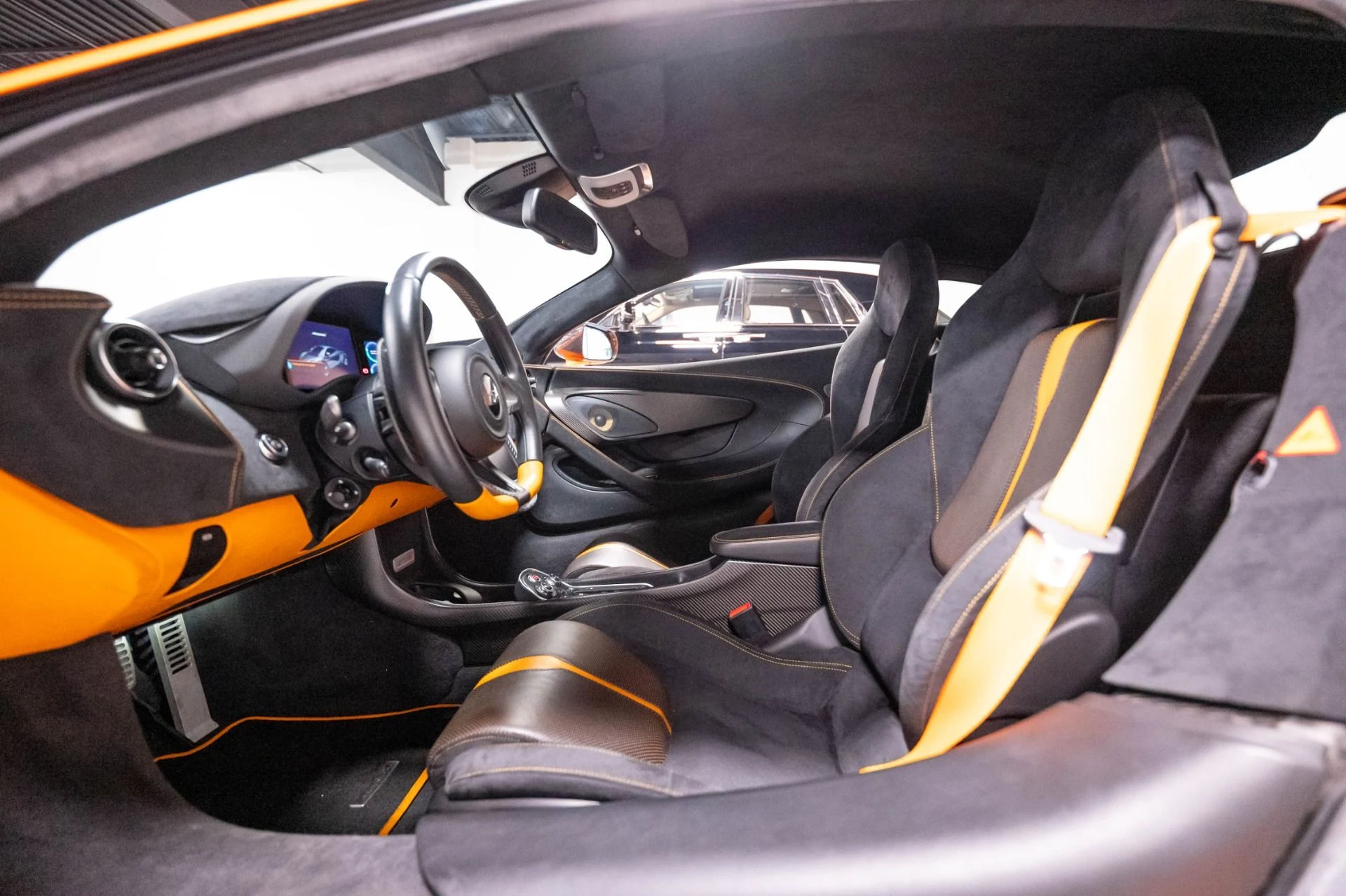 mph010_1252759621_Used_2017_Mc_Laren_570_S_1786570569_69762cd53f