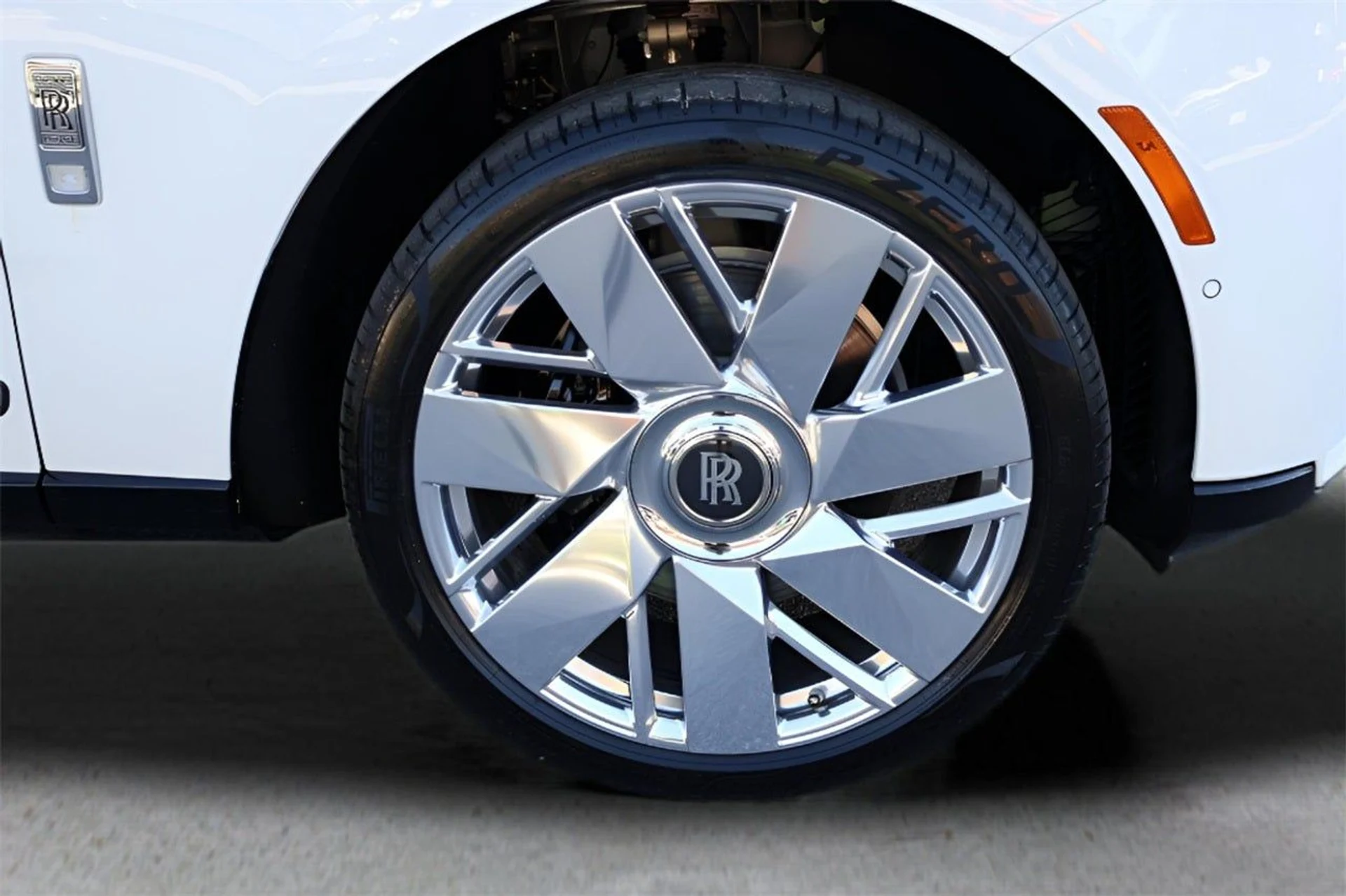 mph010_125321385_11_3a499083c7