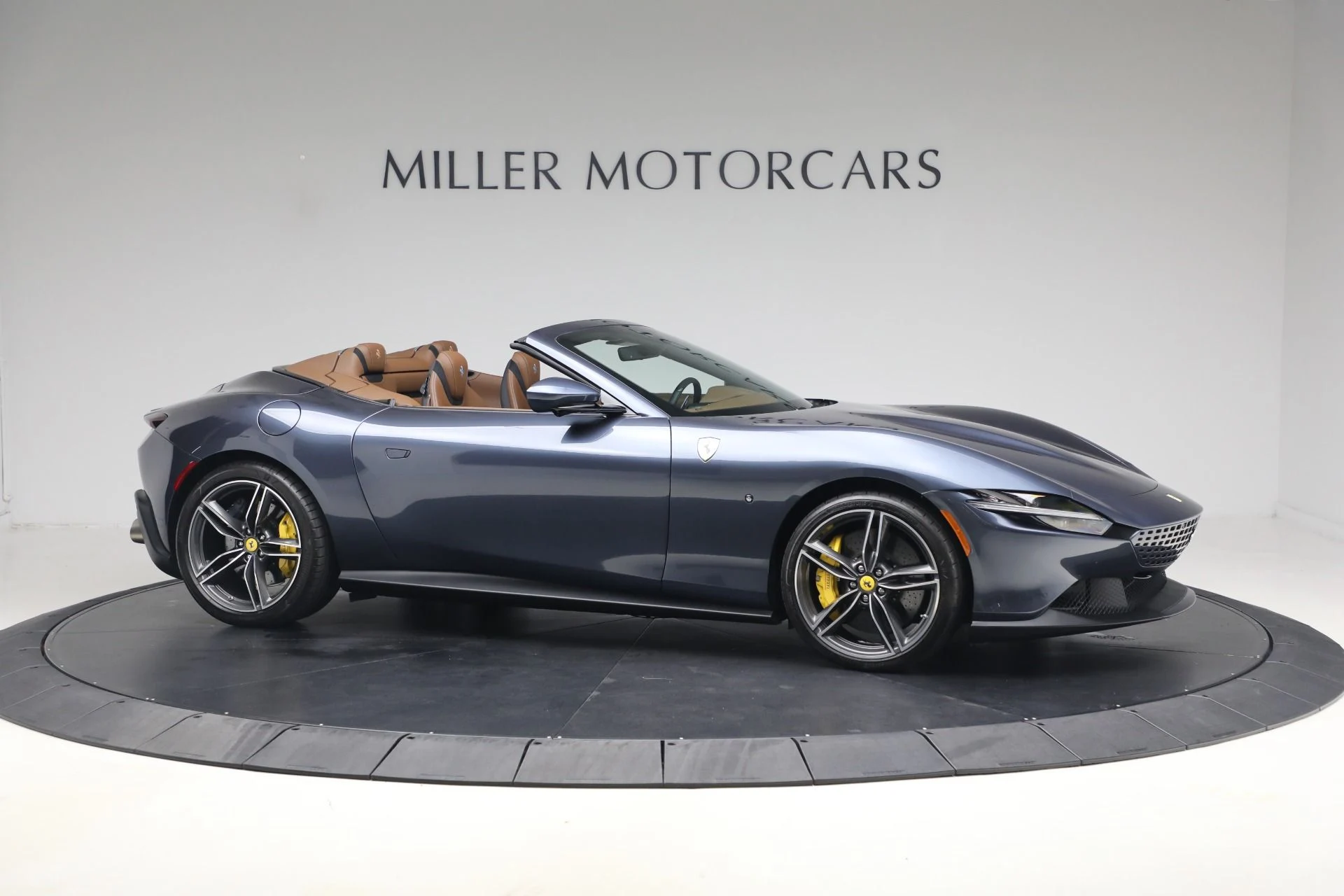 mph010_1254457416_Used_2025_Ferrari_Roma_Spider_1793294137_0dc739abb9