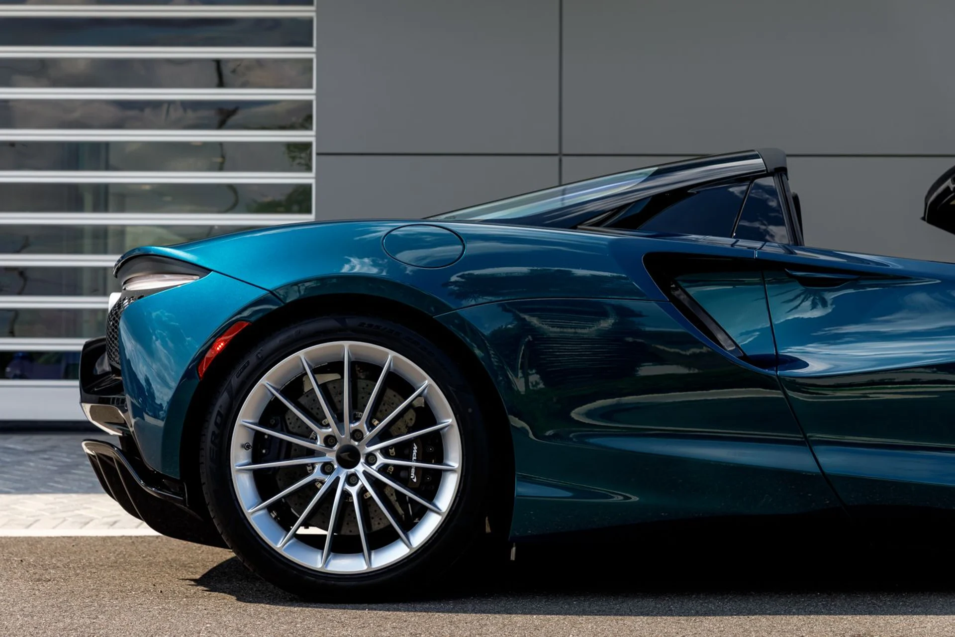 mph010_1257071279_587_p11_l_9f87f3e1cd