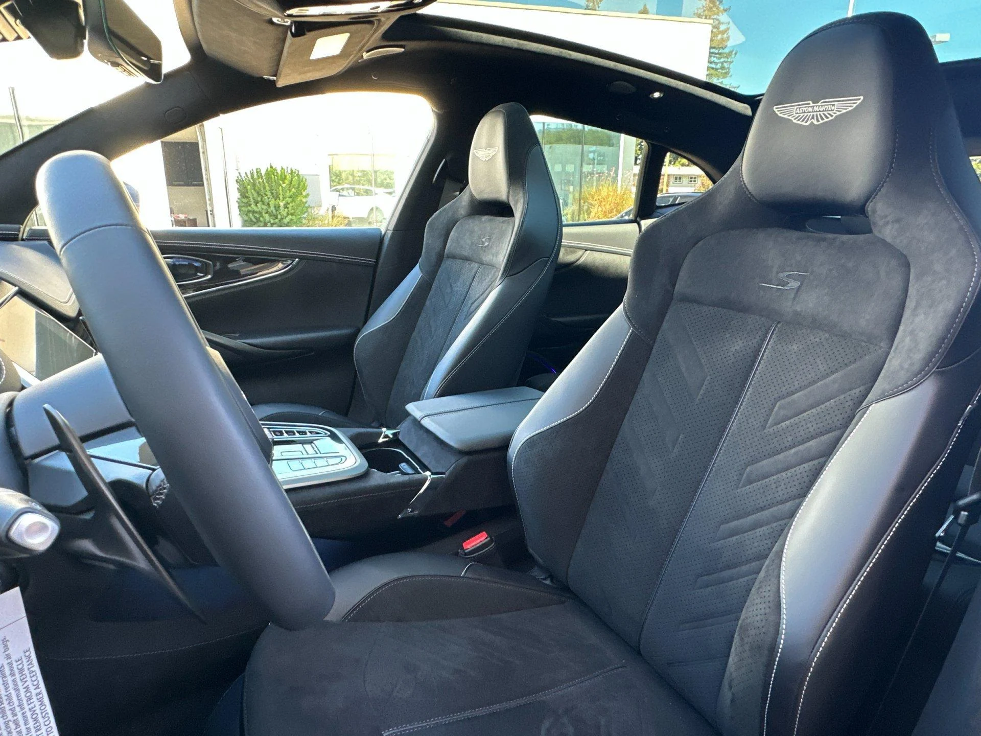 mph010_1260184988_New_2026_Aston_Martin_DBX_S_1790736468_263e251e8f