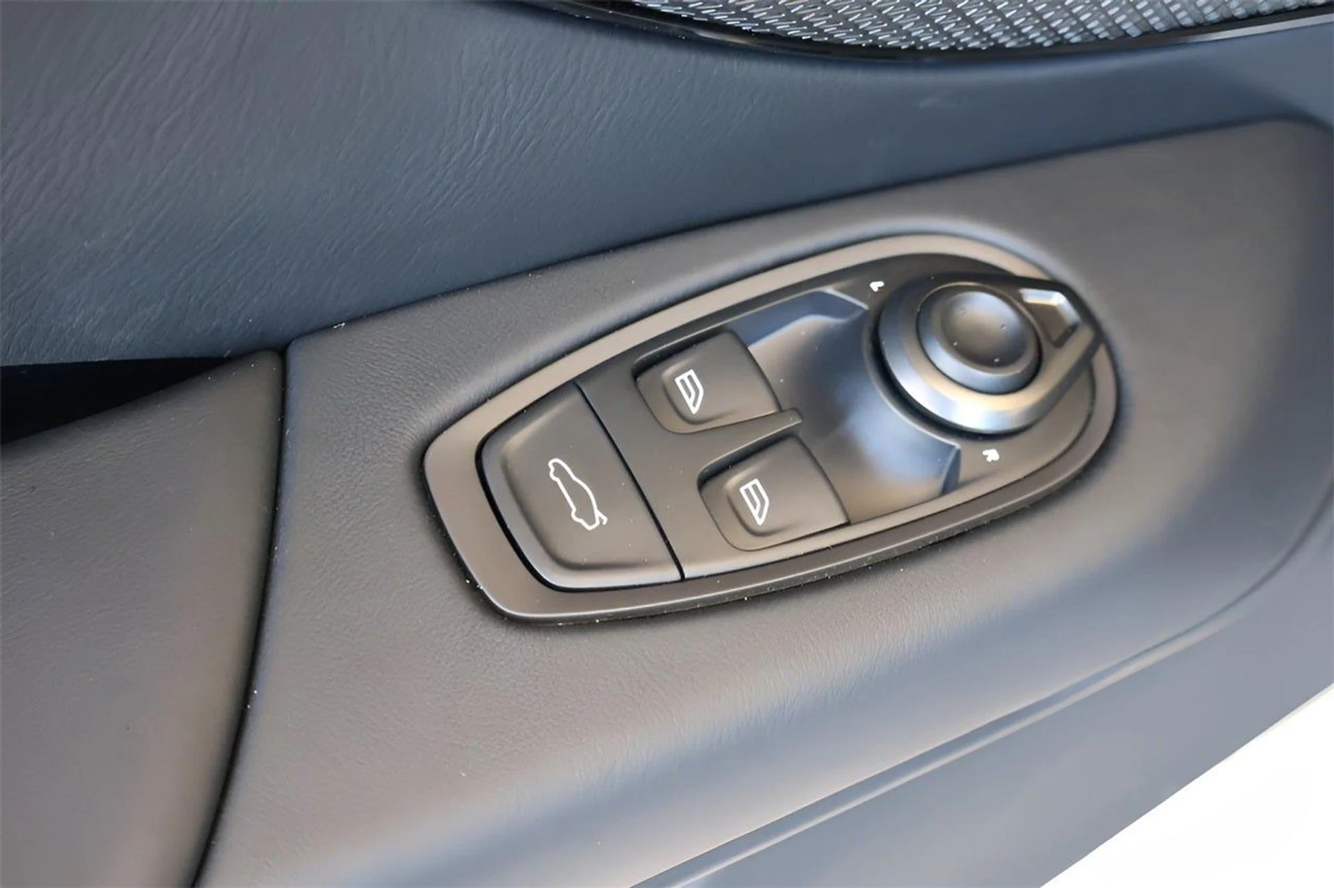 mph010_1265157428_11_daed18b72b