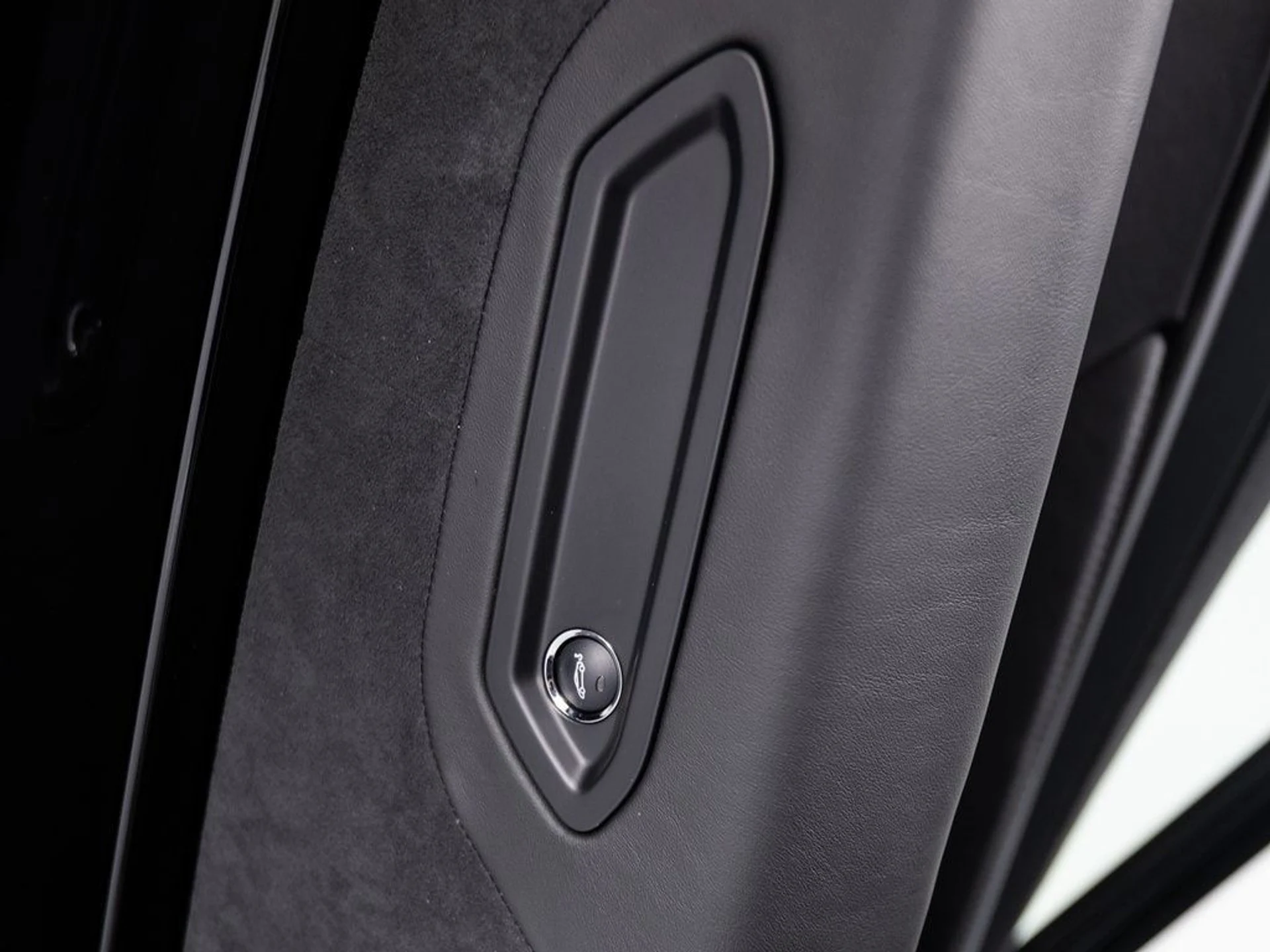 mph010_1268882403_09eea9b17f49760f54e21f618b6d40a7x_5e77efe1c2