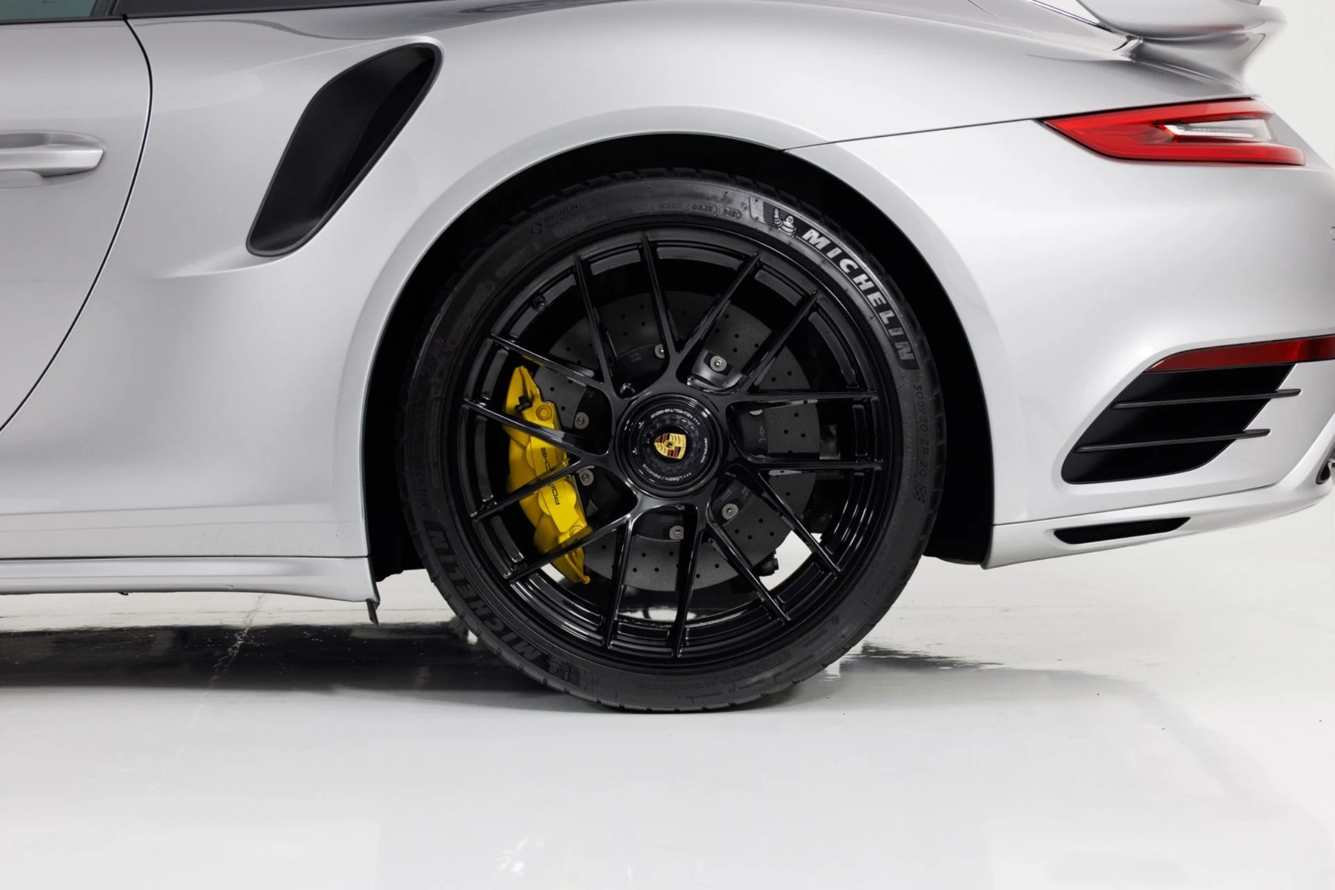 mph010_1278622765_Used_2017_Porsche_911_Turbo_S_1782938055_3501f69fff