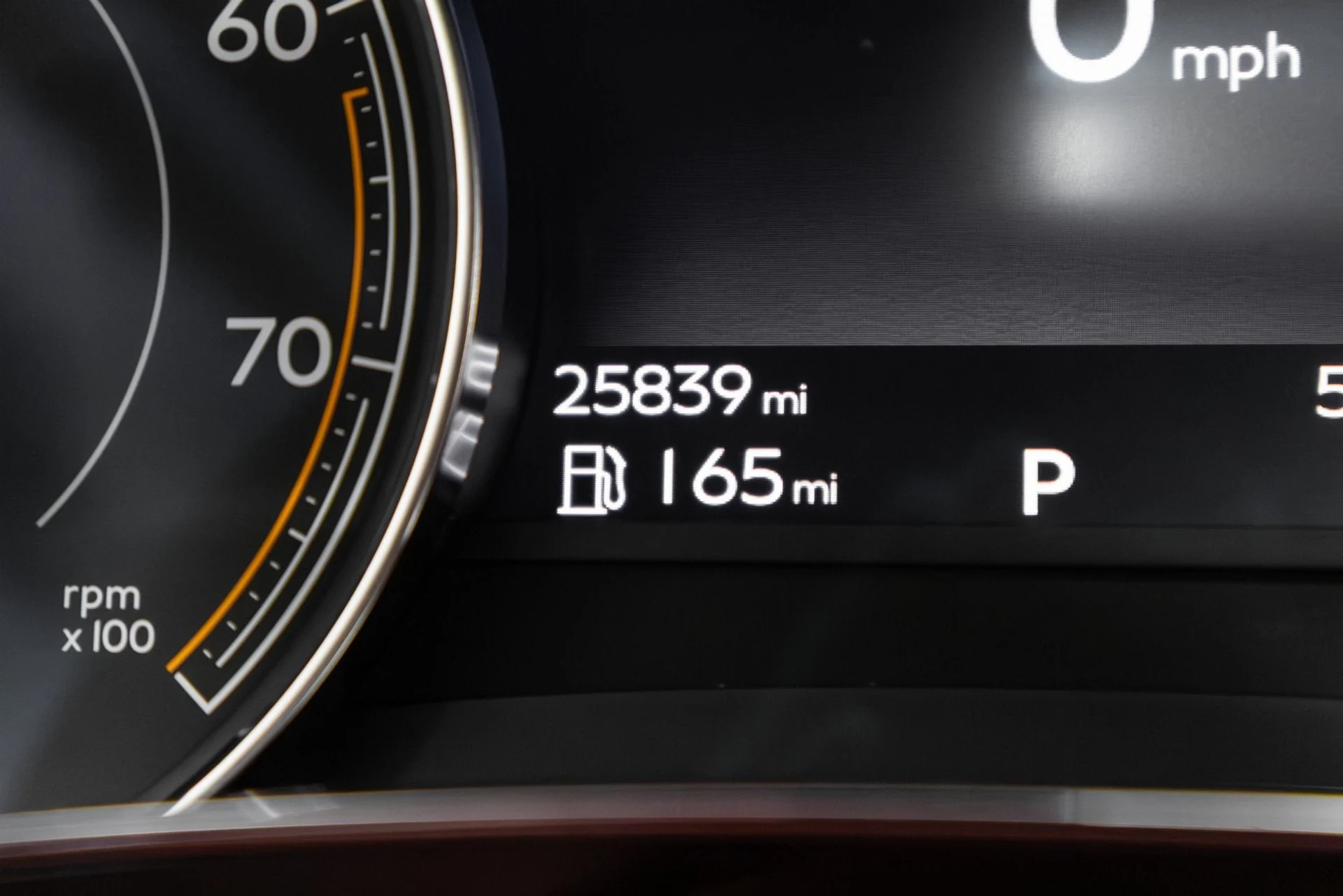 mph010_1281803588_Used_2017_Bentley_Bentayga_W12_1763489562_1b049fc4bc