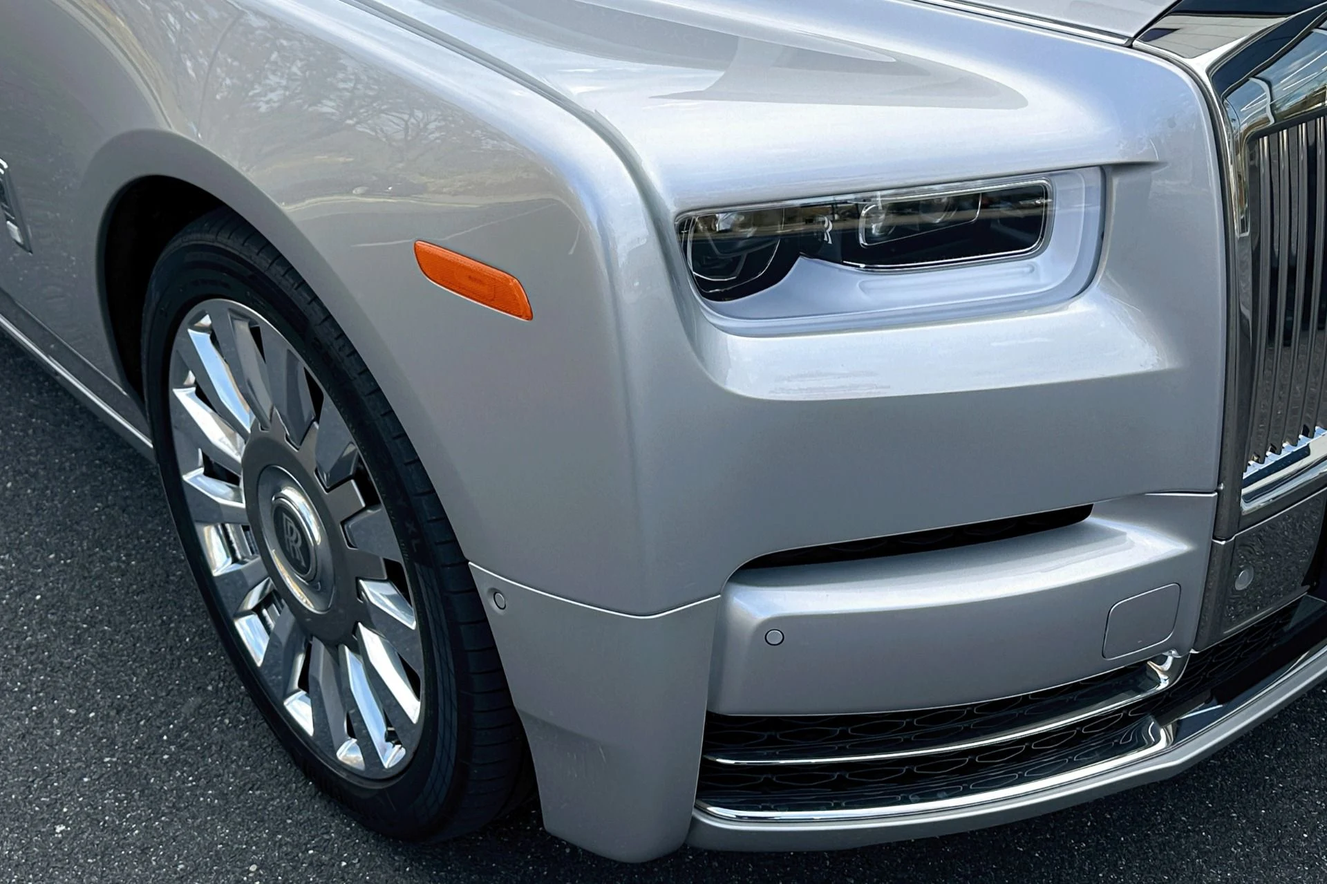 mph010_1291584983_Used_2022_Rolls_Royce_Phantom_EWB_1762892452_43da404dae