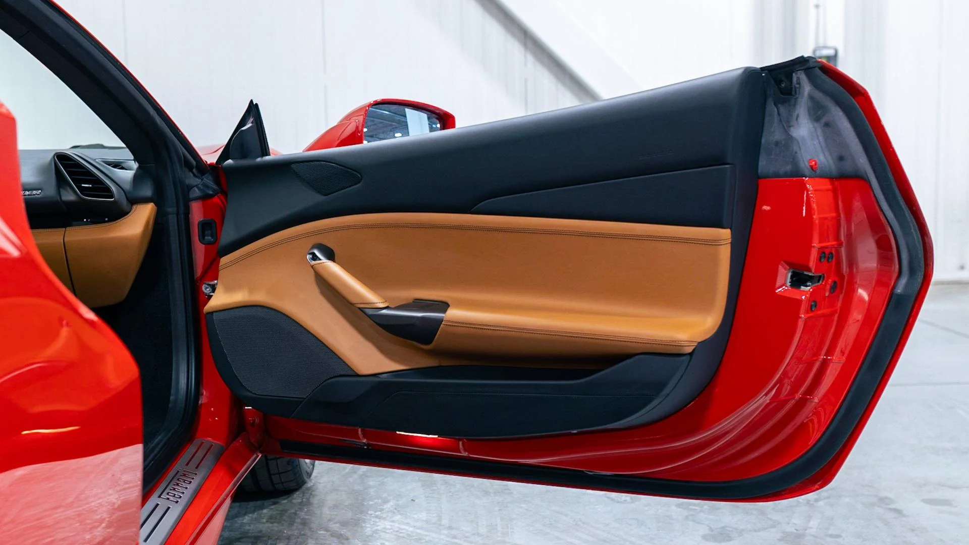 mph010_1292595779_Used_2018_Ferrari_488_Spider_Base_1791984163_0e2cdef713