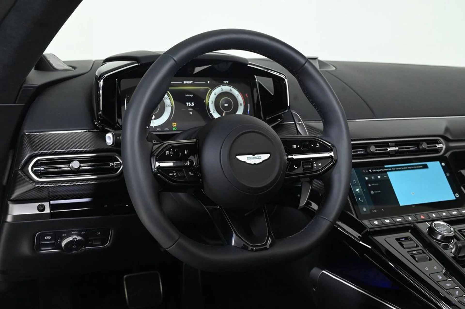 mph010_1299991695_new_2026_aston_martin_vantage_roadster_11350_22950965_10_1024_d6736a4989