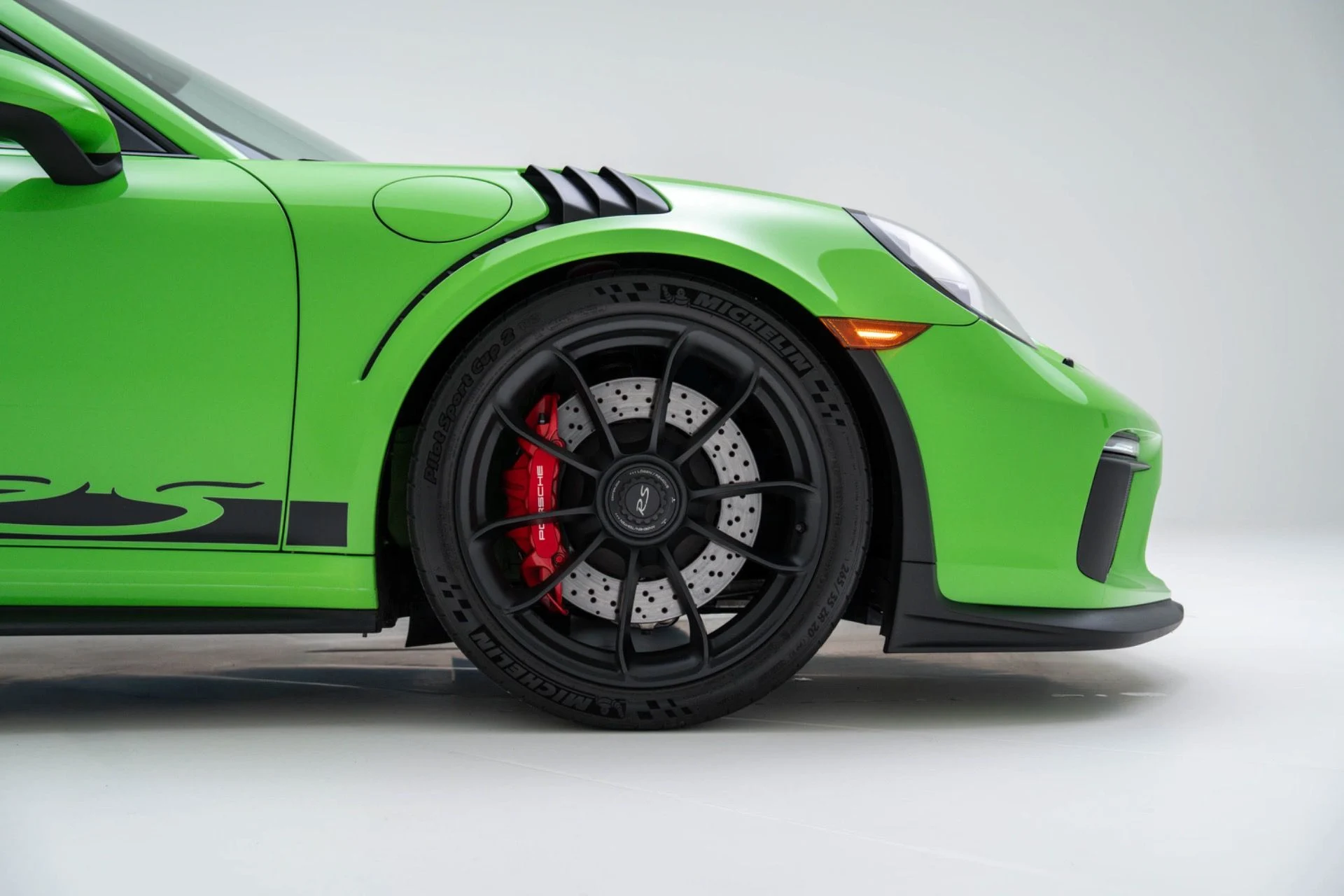 mph010_1310288786_Used_2019_Porsche_911_GT_3_RS_1774471162_2ee0244d5e