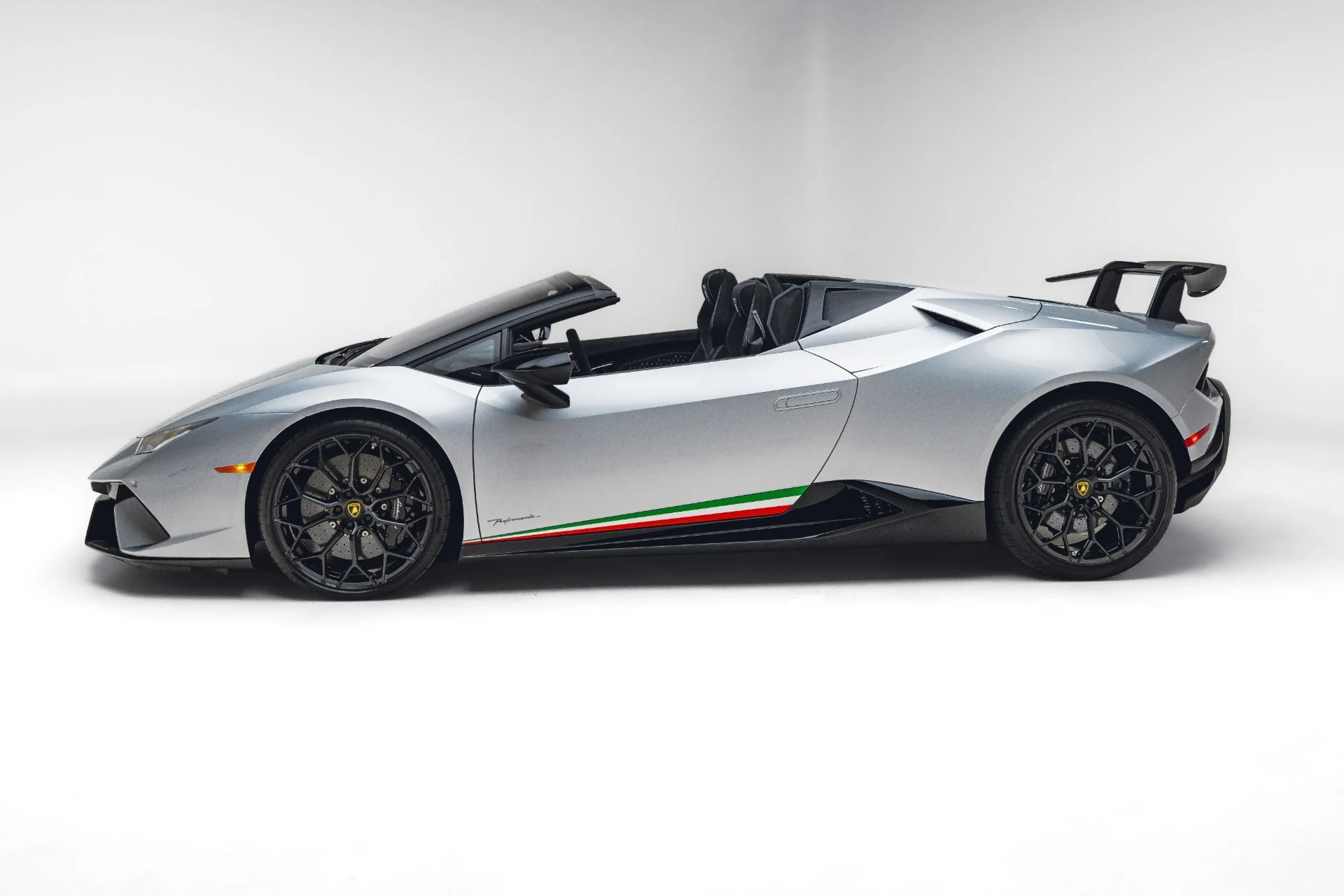 mph010_1314015523_Used_2019_Lamborghini_Huracan_LP_640_4_Performante_Spyder_1781799630_004d2553c1