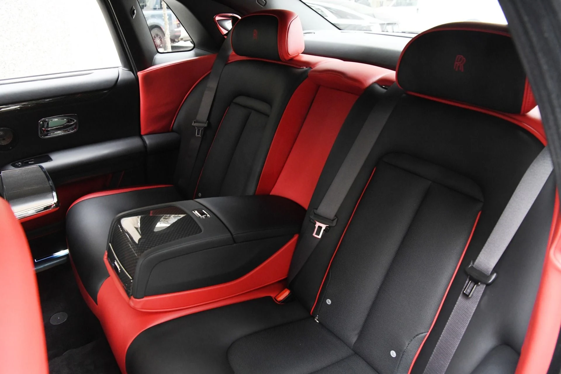 mph010_1318104747_11685_p12_l_edd9be4765