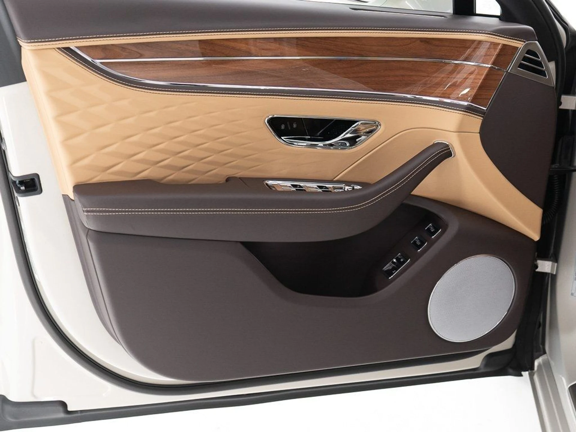 mph010_1318318303_f7e29eae4775bc758929d9cdfe092a8a_7a359de995