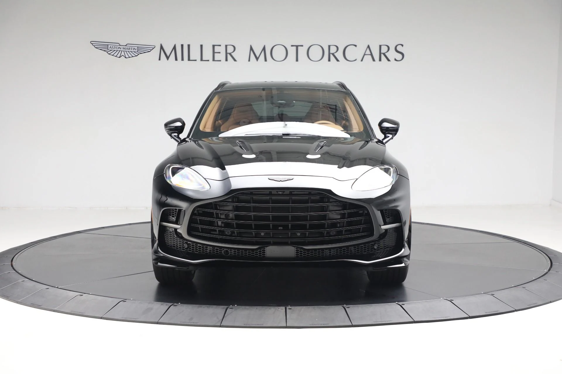 mph010_1319713859_New_2025_Aston_Martin_DBX_707_b1a4a540ca