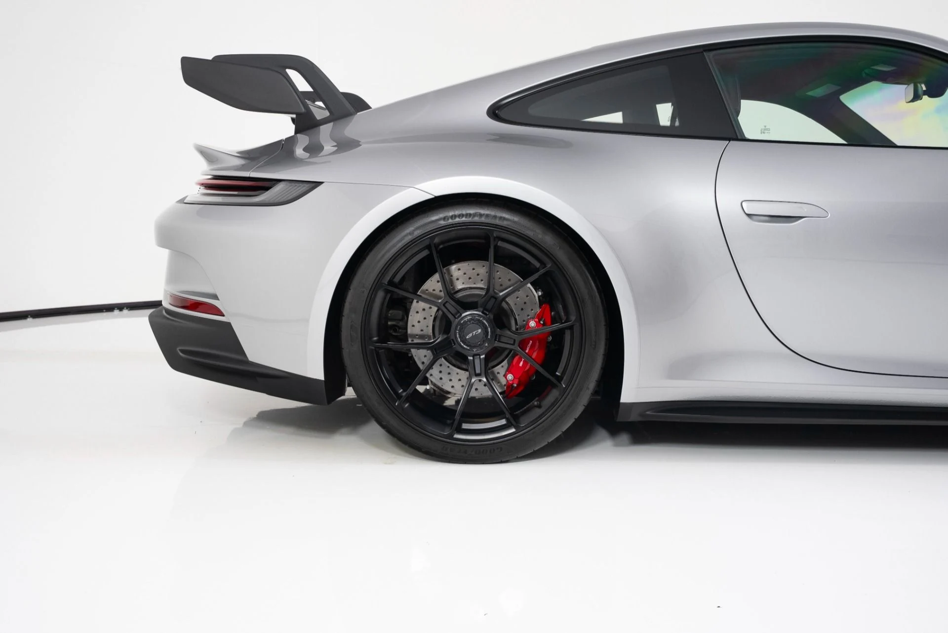 mph010_1322599144_Used_2022_Porsche_911_GT_3_1756855534_9e9b1de32f