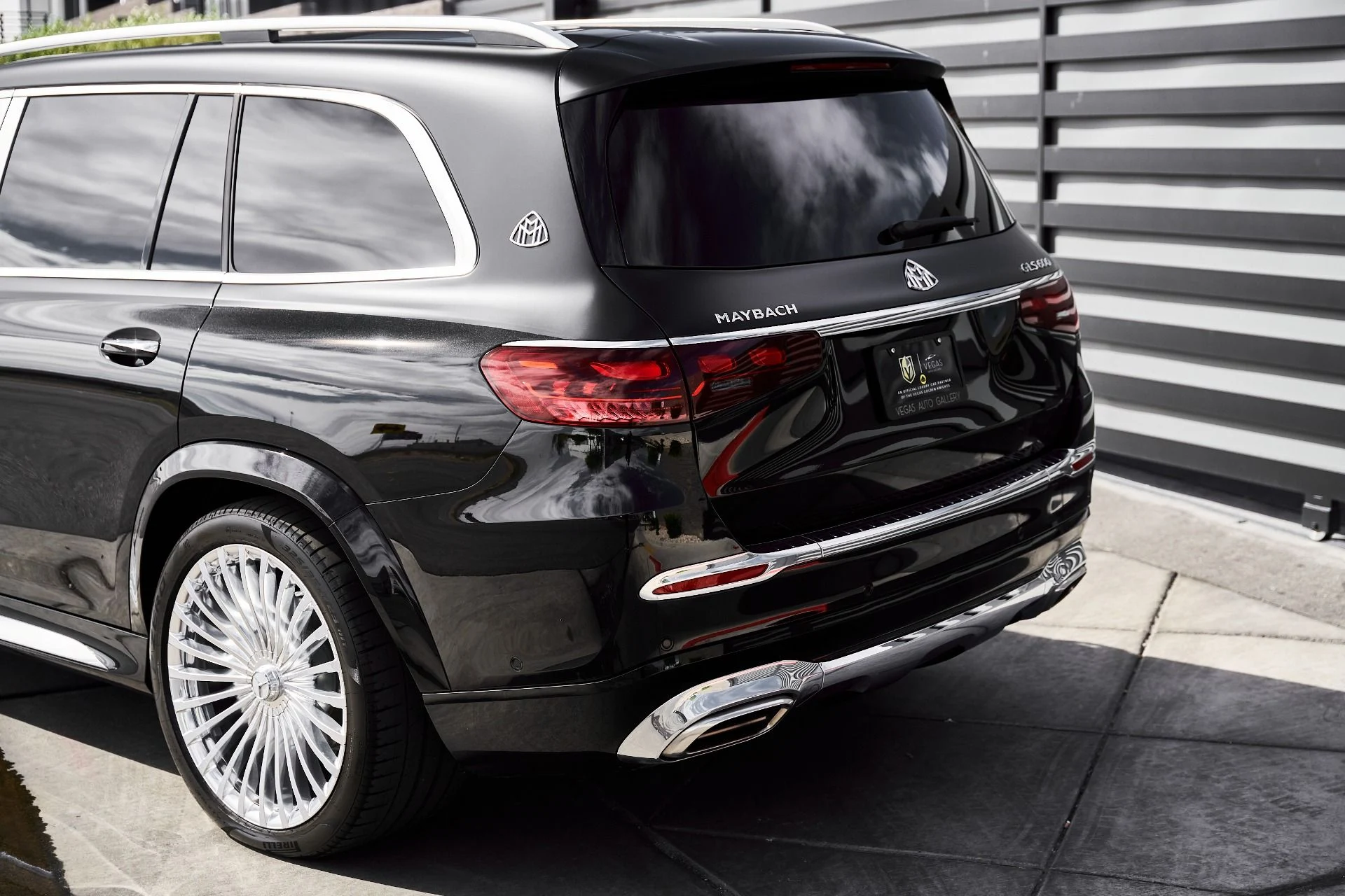 mph010_1323476977_Used_2024_Mercedes_Benz_GLS_Maybach_GLS_600_1773530585_900034d22f