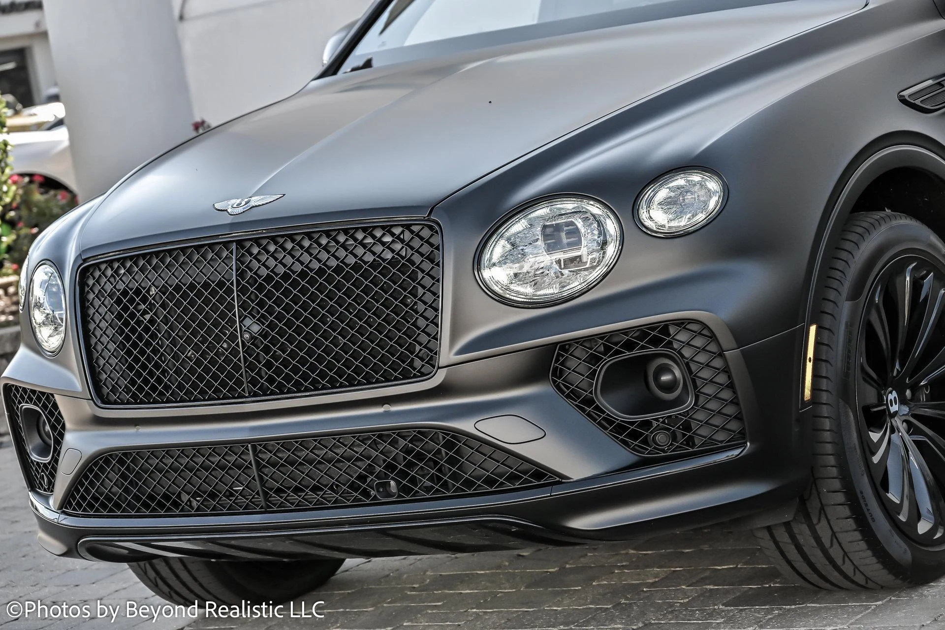 mph010_1328671159_Used_2021_Bentley_Bentayga_V8_First_Edition_Specification_Black_Specification_1757146000_93dd140918