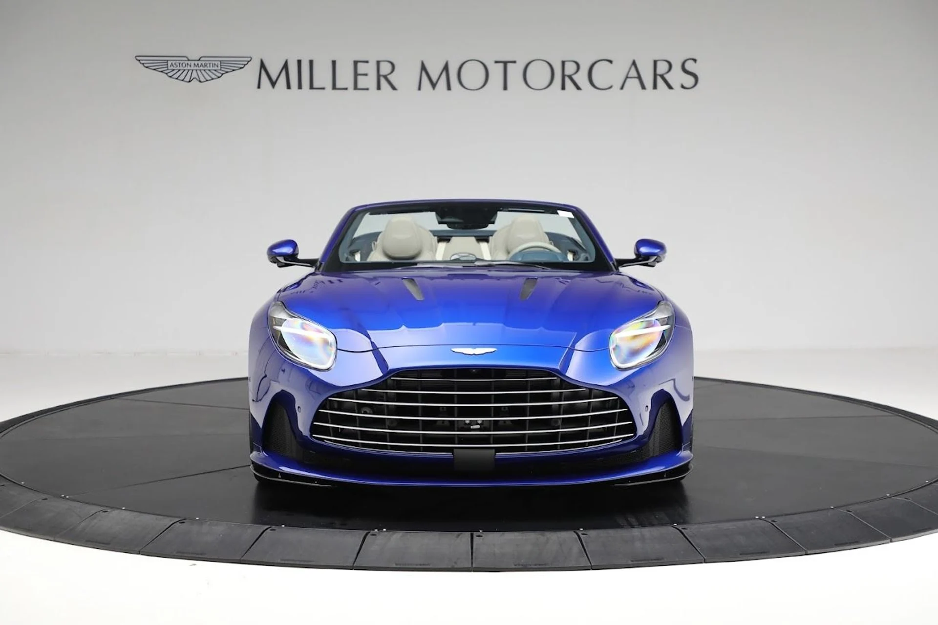 mph010_1330312166_Used_2024_Aston_Martin_DB_12_Volante_07f0a0e267