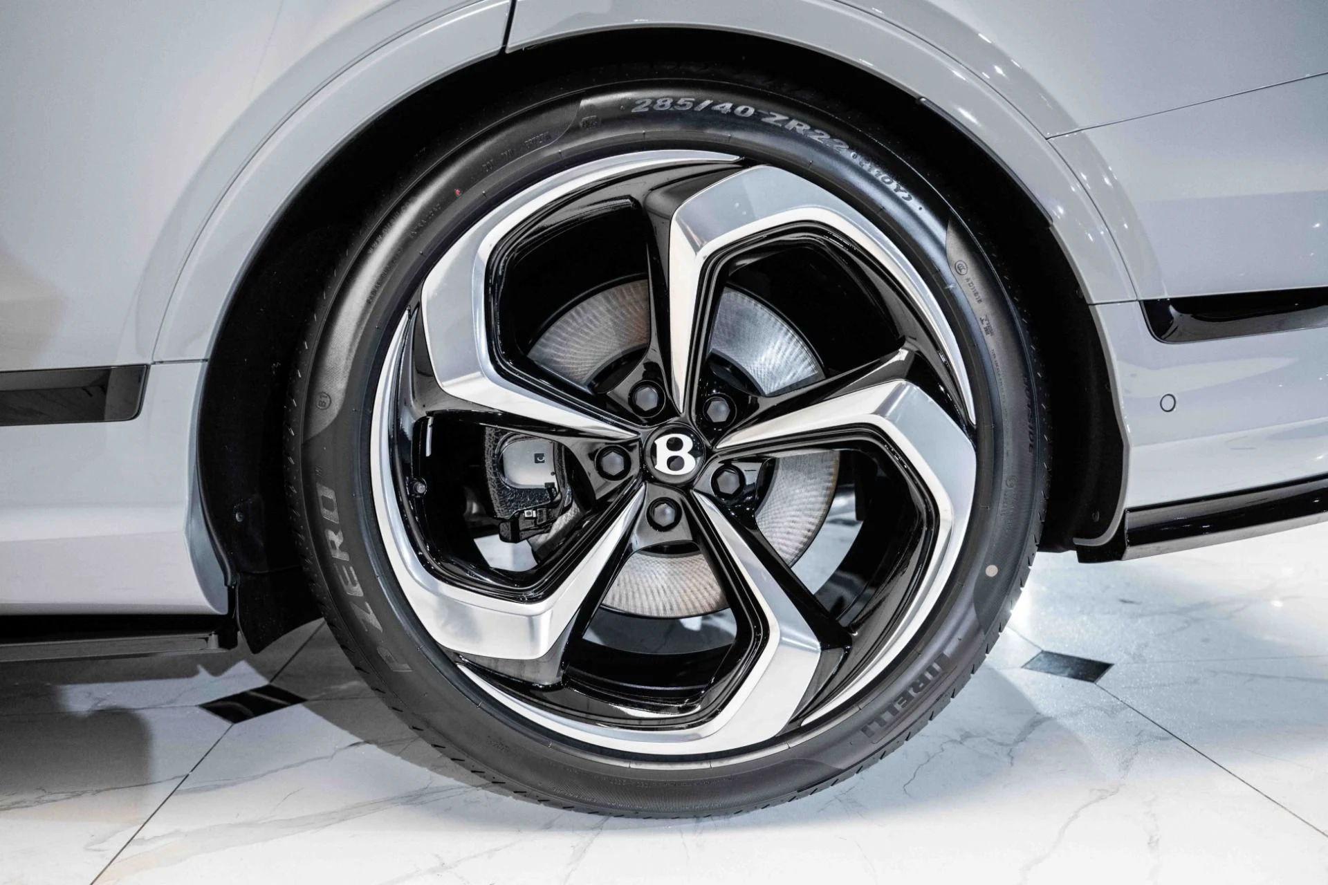 mph010_1335816000_Used_2023_Bentley_Bentayga_S_V8_1698872285_70fb740114