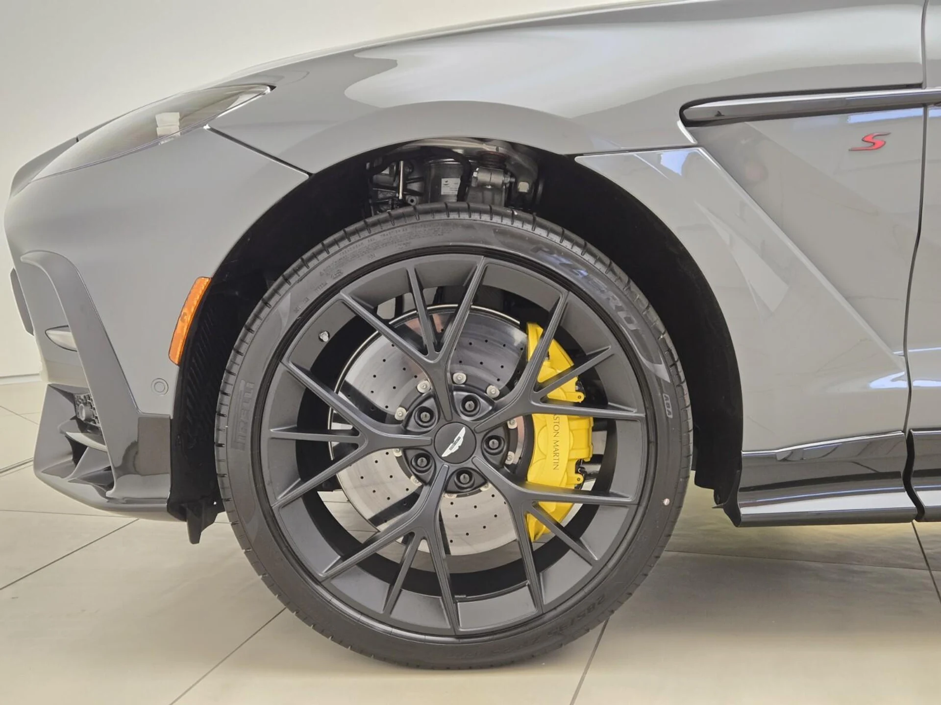 mph010_1336687354_New_2026_Aston_Martin_DBX_S_1782364675_906d11bd9a