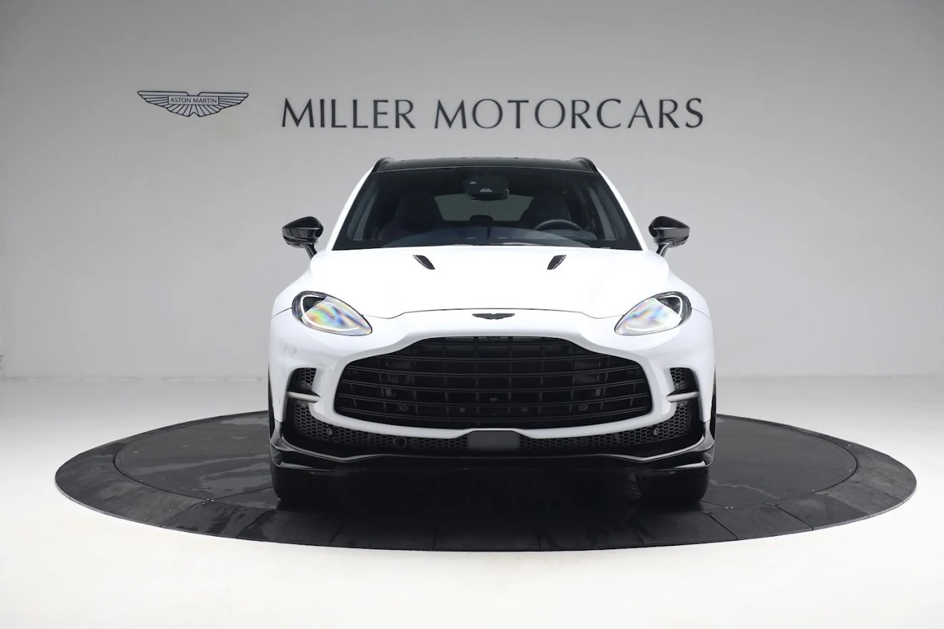 mph010_1345363253_Used_2023_Aston_Martin_DBX_707_bd3b724a1e
