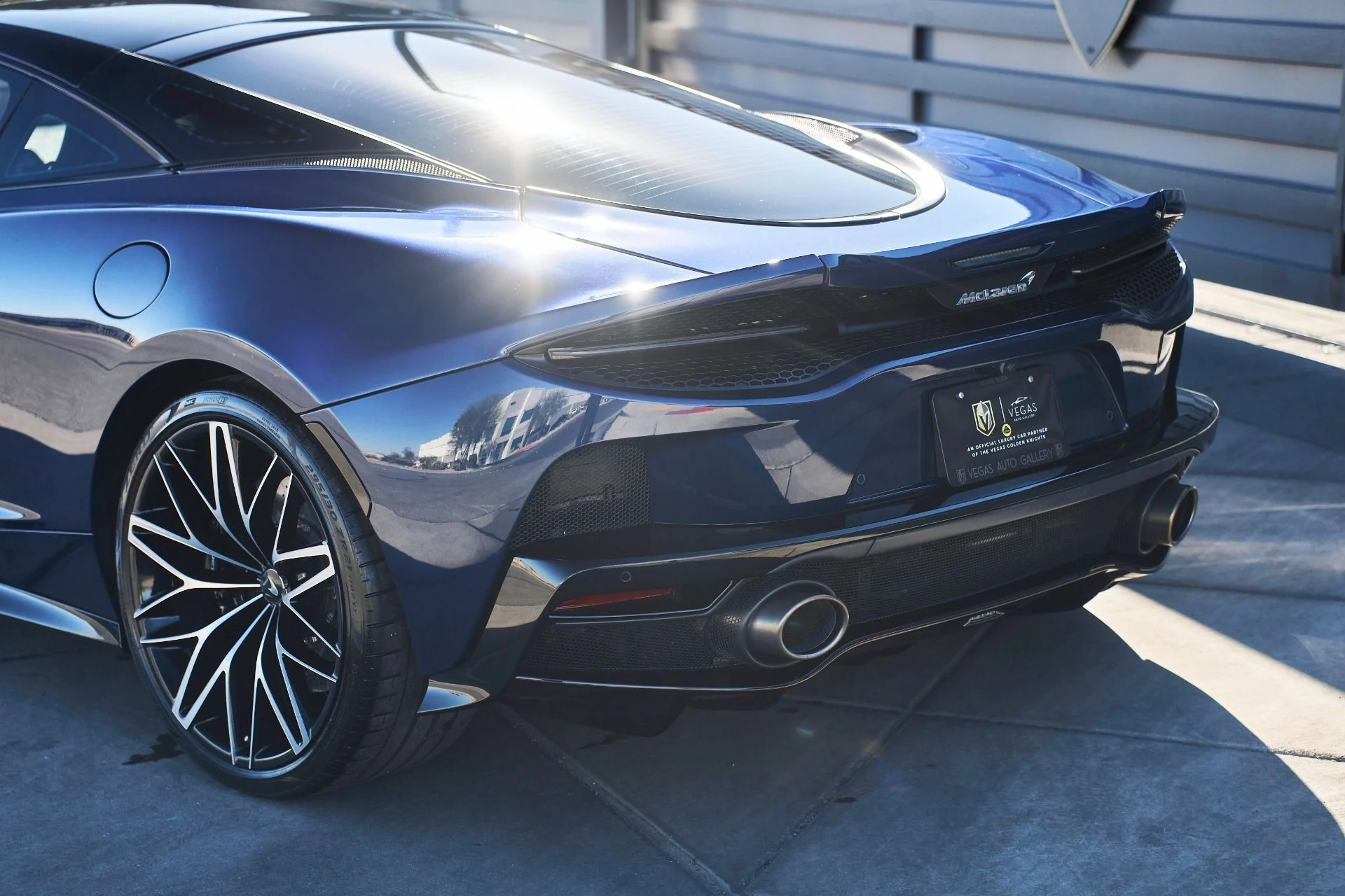 mph010_1352788067_Used_2022_Mc_Laren_GT_Base_1765244961_4373c99341