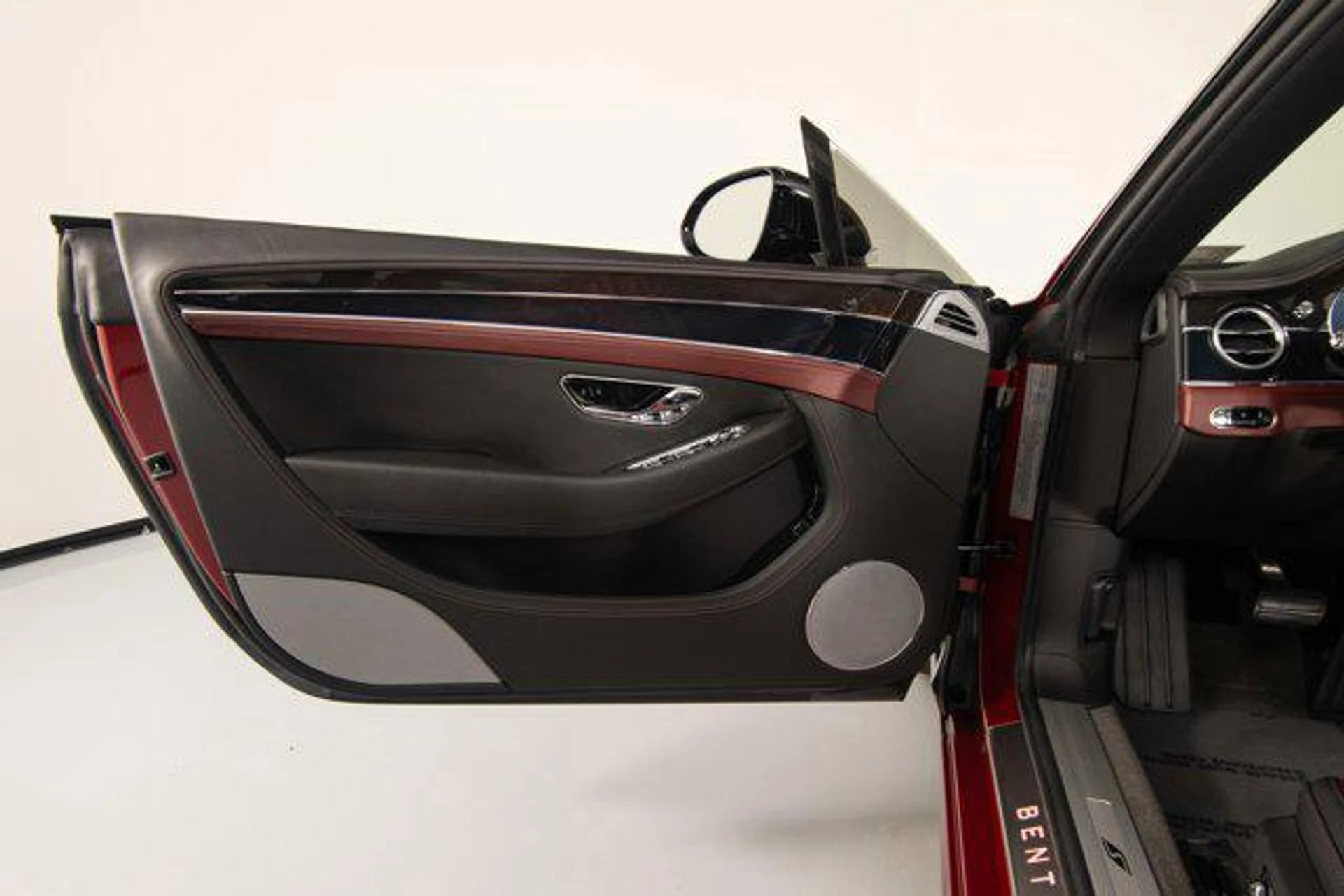 mph010_13656545_LW_Et_Nf1_H_Aj_FX_7_Fj_DE_Nw_Dq_M_Mj_Rc_365d258aa1