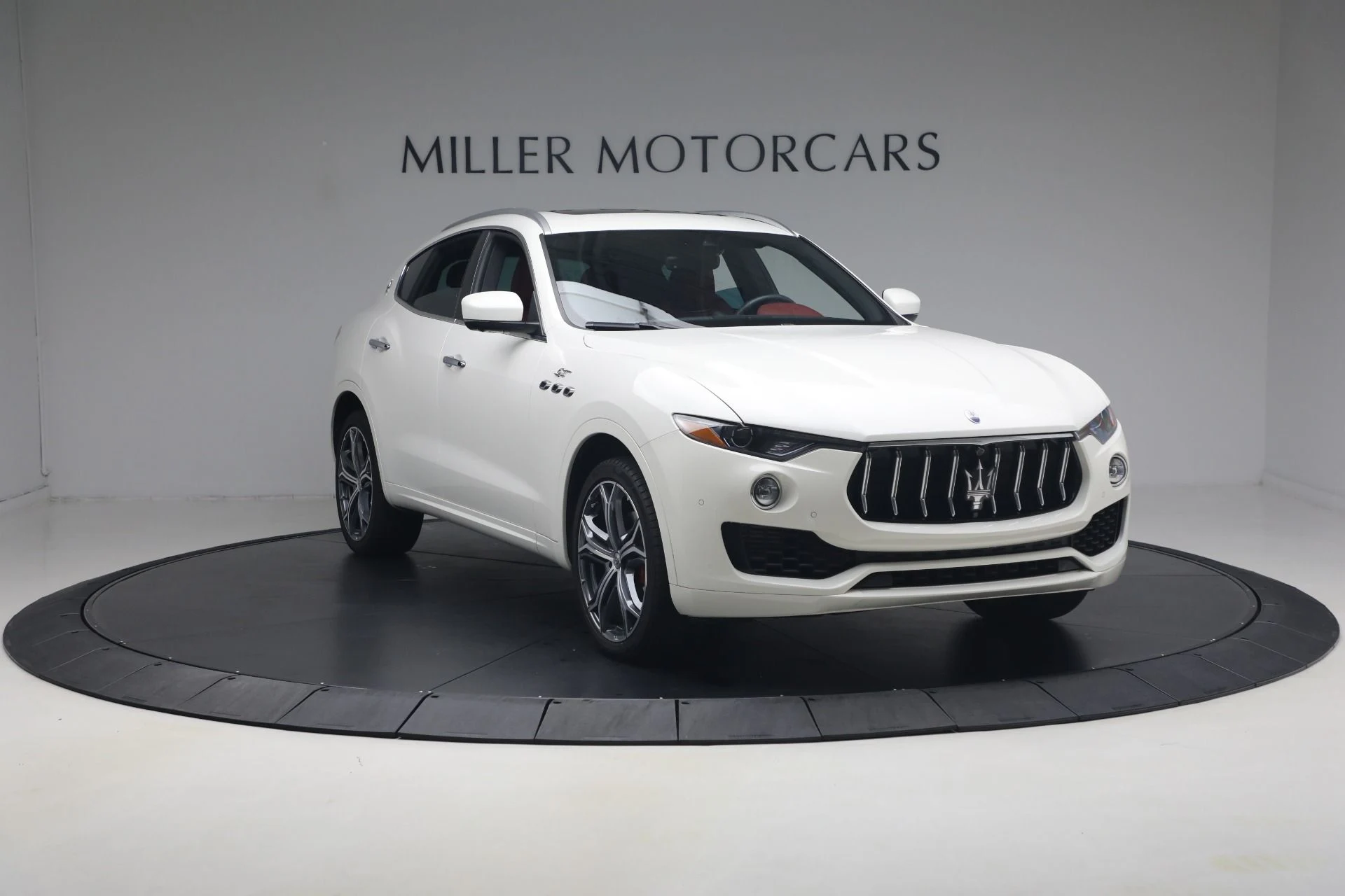 mph010_1368873781_Used_2023_Maserati_Levante_GT_1781292715_887112dd5c