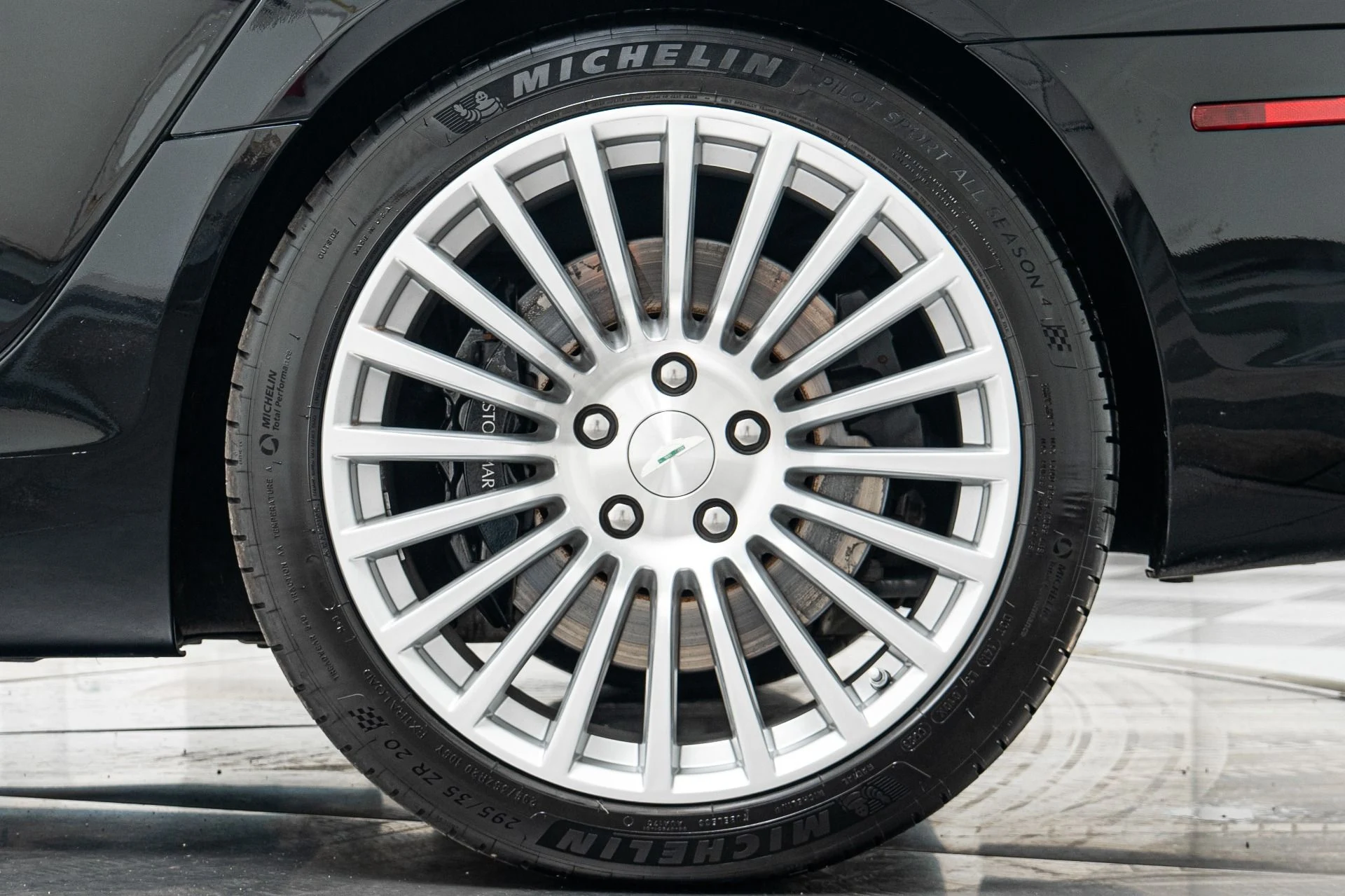 mph010_1369280543_Used_2012_Aston_Martin_Rapide_V12_power_High_Contrast_Color_Combination_1781621426_5d4ac9f883