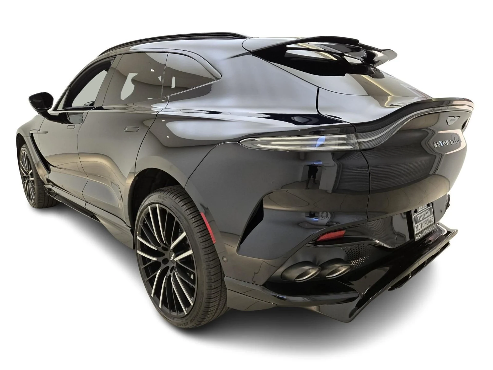 mph010_1370201230_New_2025_Aston_Martin_DBX_707_1753162614_74fe3d3f7c