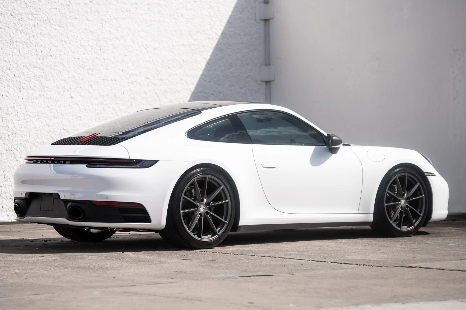 mph010_1371205203_Used_2024_Porsche_911_Carrera_T_1759353341_2a20665263