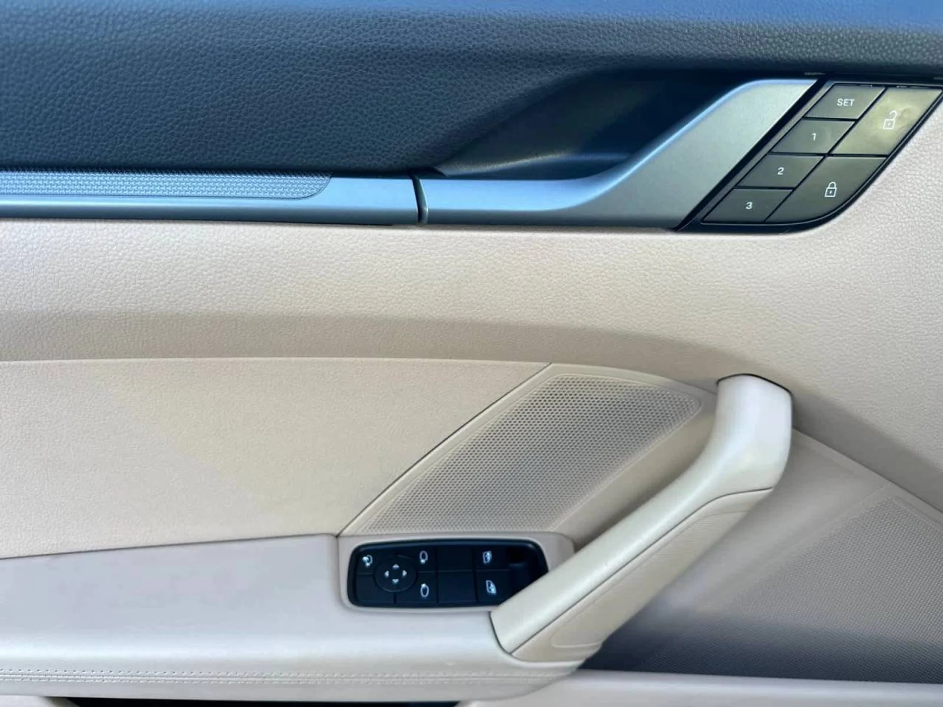 mph010_1382108597_11_06cd7bab94