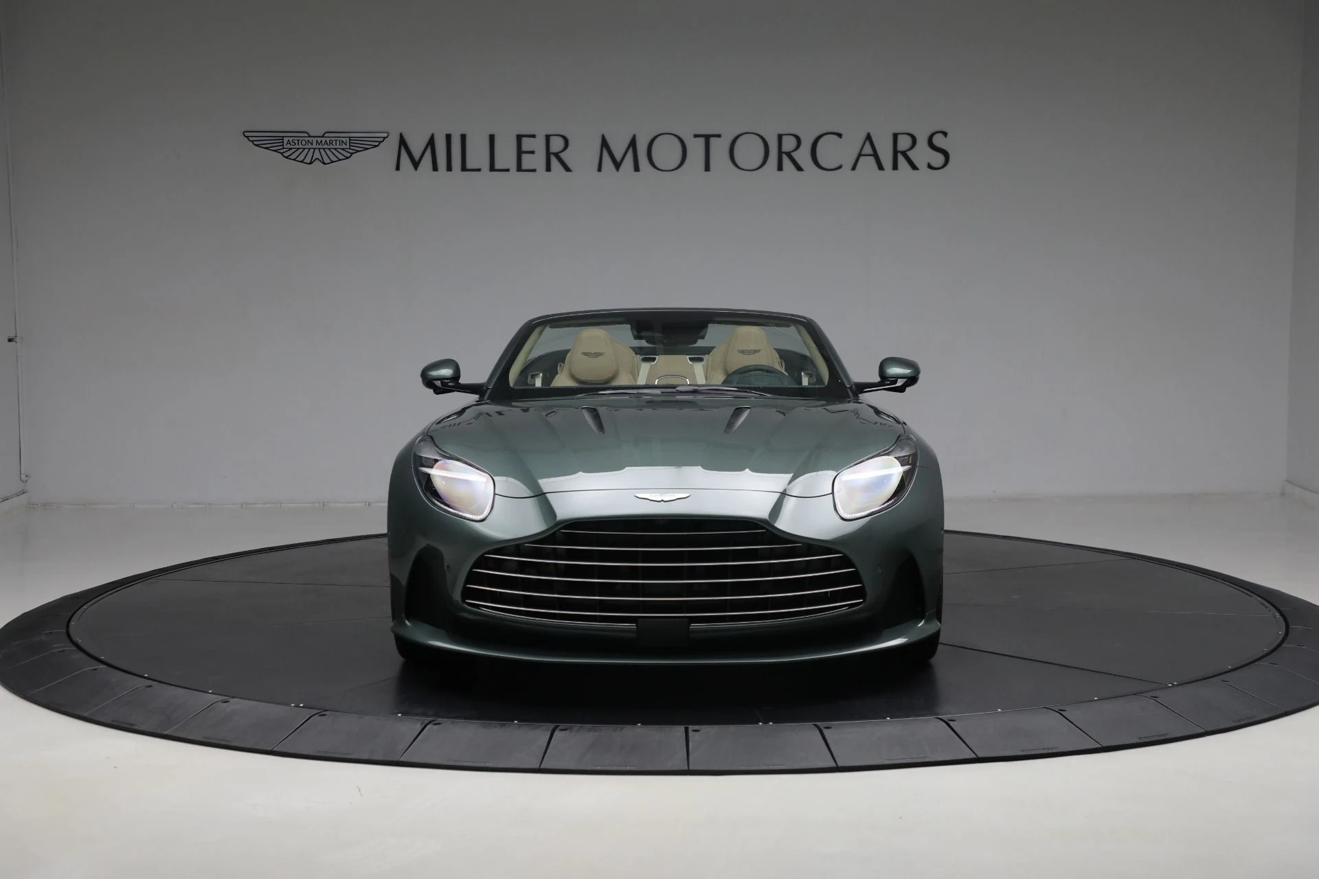 mph010_1388587789_New_2025_Aston_Martin_DB_12_Volante_83cc896020