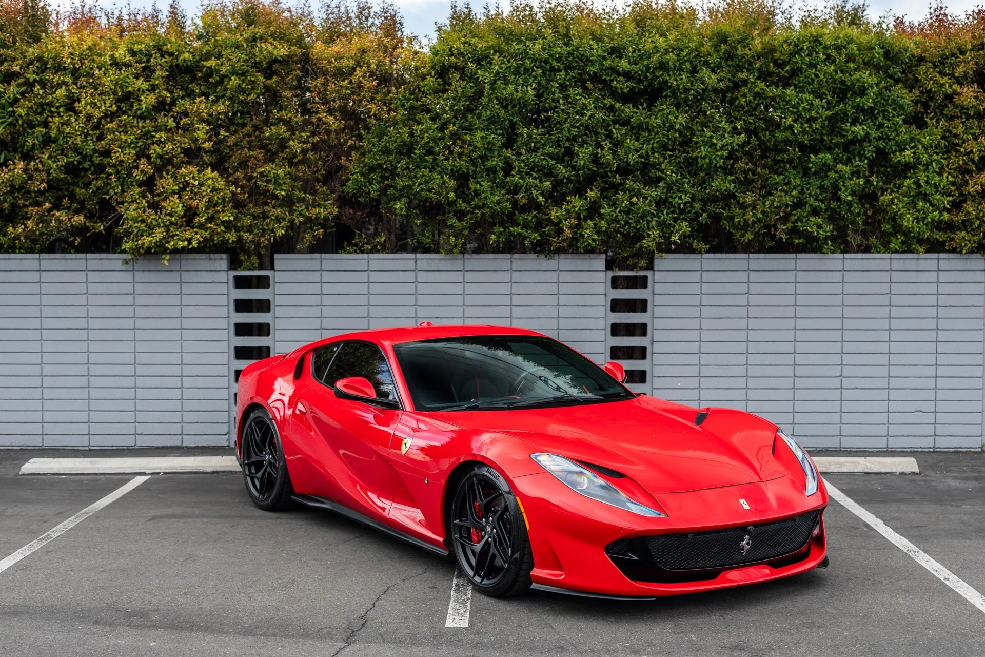 mph010_1394024314_Used_2019_Ferrari_812_Superfast_1744740794_f803358c18