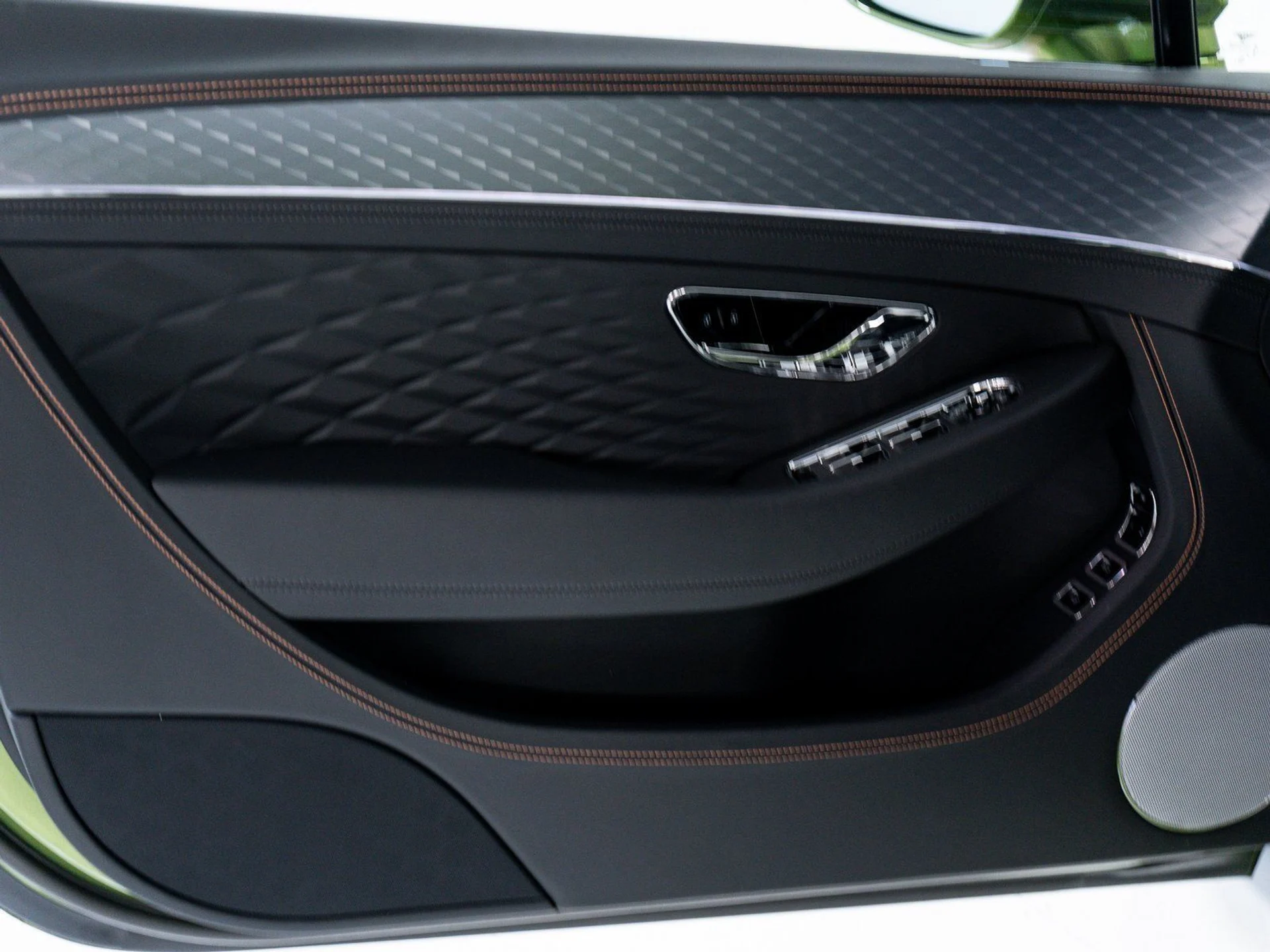 mph010_139973242_6b4c33d14f3857b36c545a69d364fe1f_3e62a36444