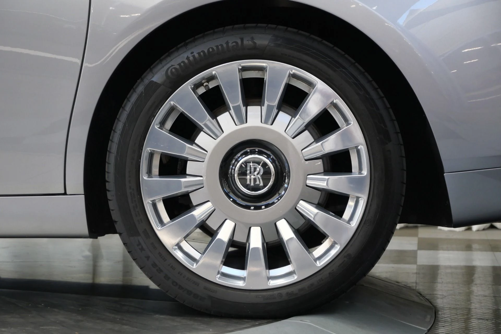 mph010_1413090226_Used_2020_Rolls_Royce_Phantom_1760120905_dec577c696