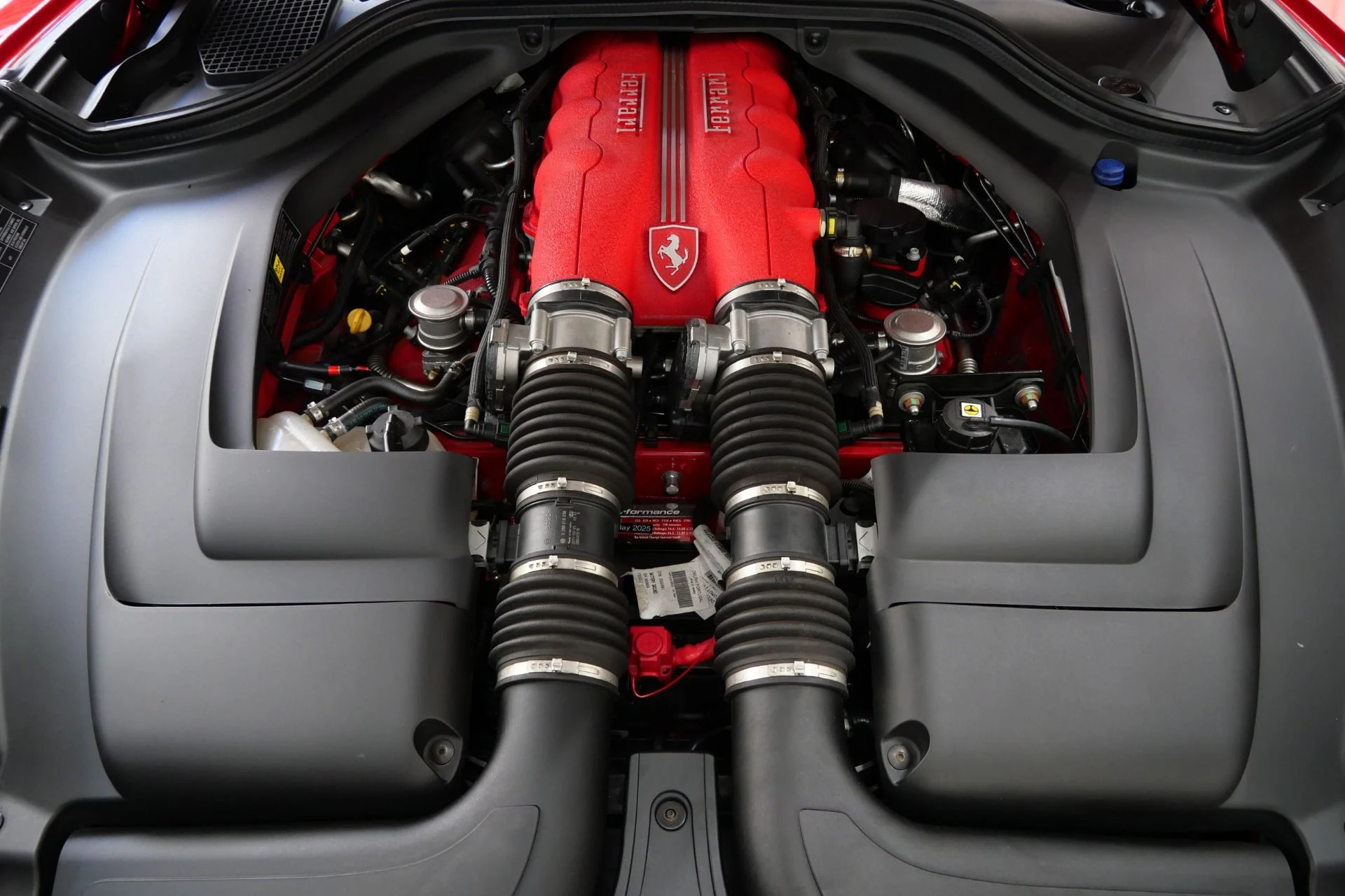 mph010_1421312460_Used_2011_Ferrari_California_1753808084_4478120332
