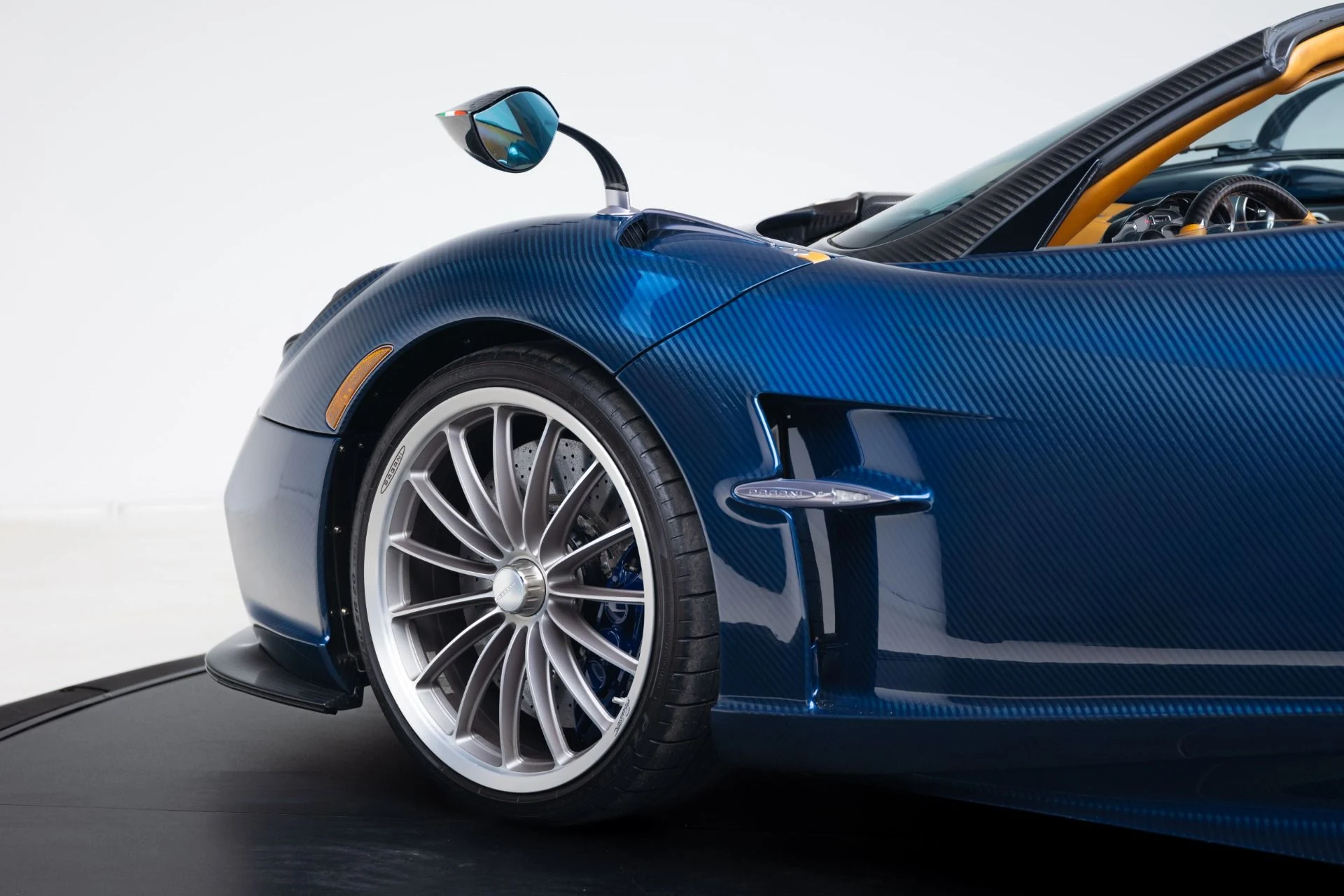 mph010_142512231_Used_2017_Pagani_Huayra_Roadster_1775067998_1a0ba6d50f